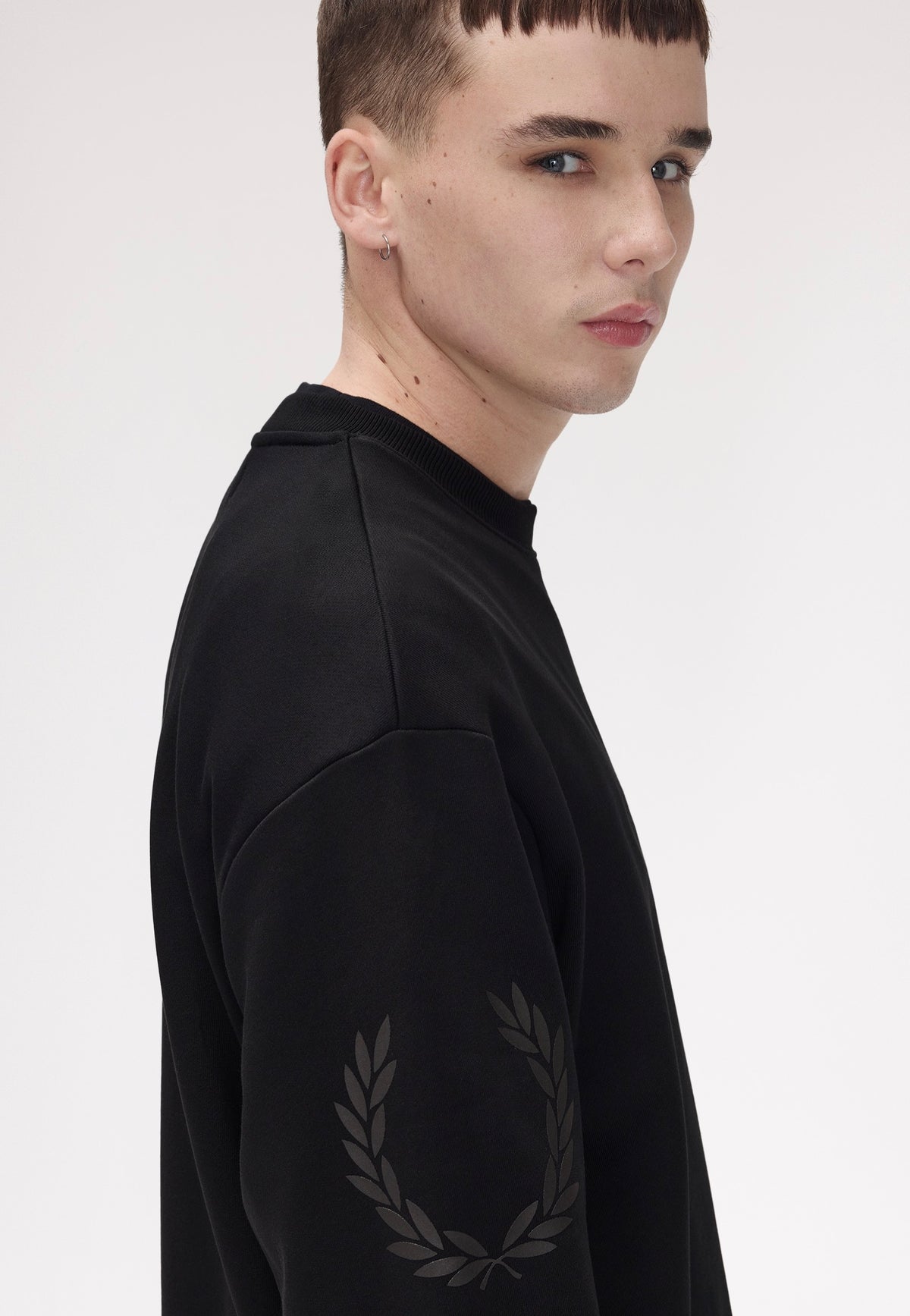 Fred Perry Reflective Laurel Black Camisola | Men-Image