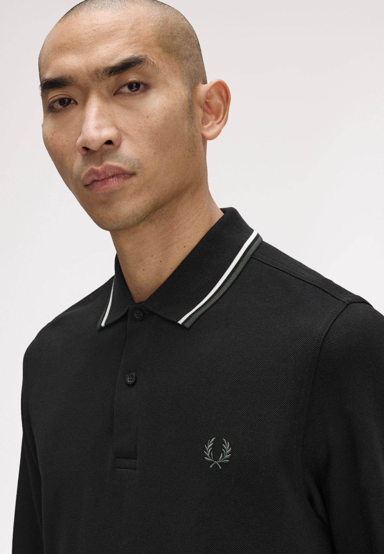Fred Perry - Twin Tipped Black/Ecru/Laurel Wreath Green - Longsleeve | Men-Image