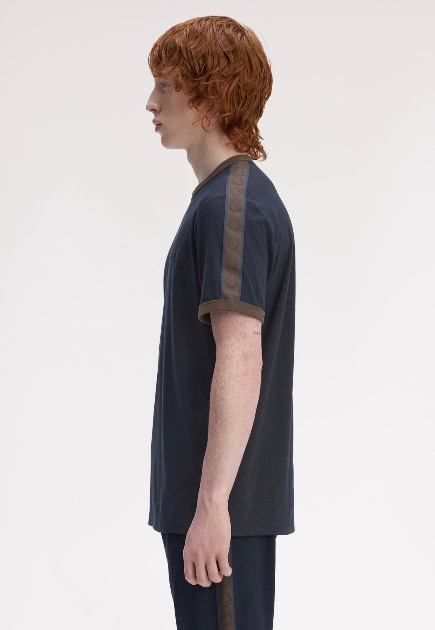 Fred Perry - Contrast Tape Ringer Navy/Burnt Tobacco - T-Shirt | Men-Image