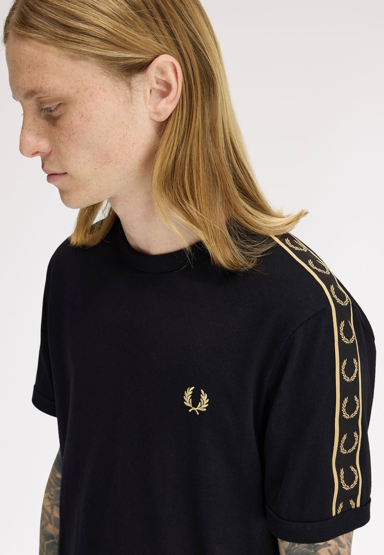 Fred Perry - Contrast Tape Ringer Black/Champagne - T-Shirt | Men-Image