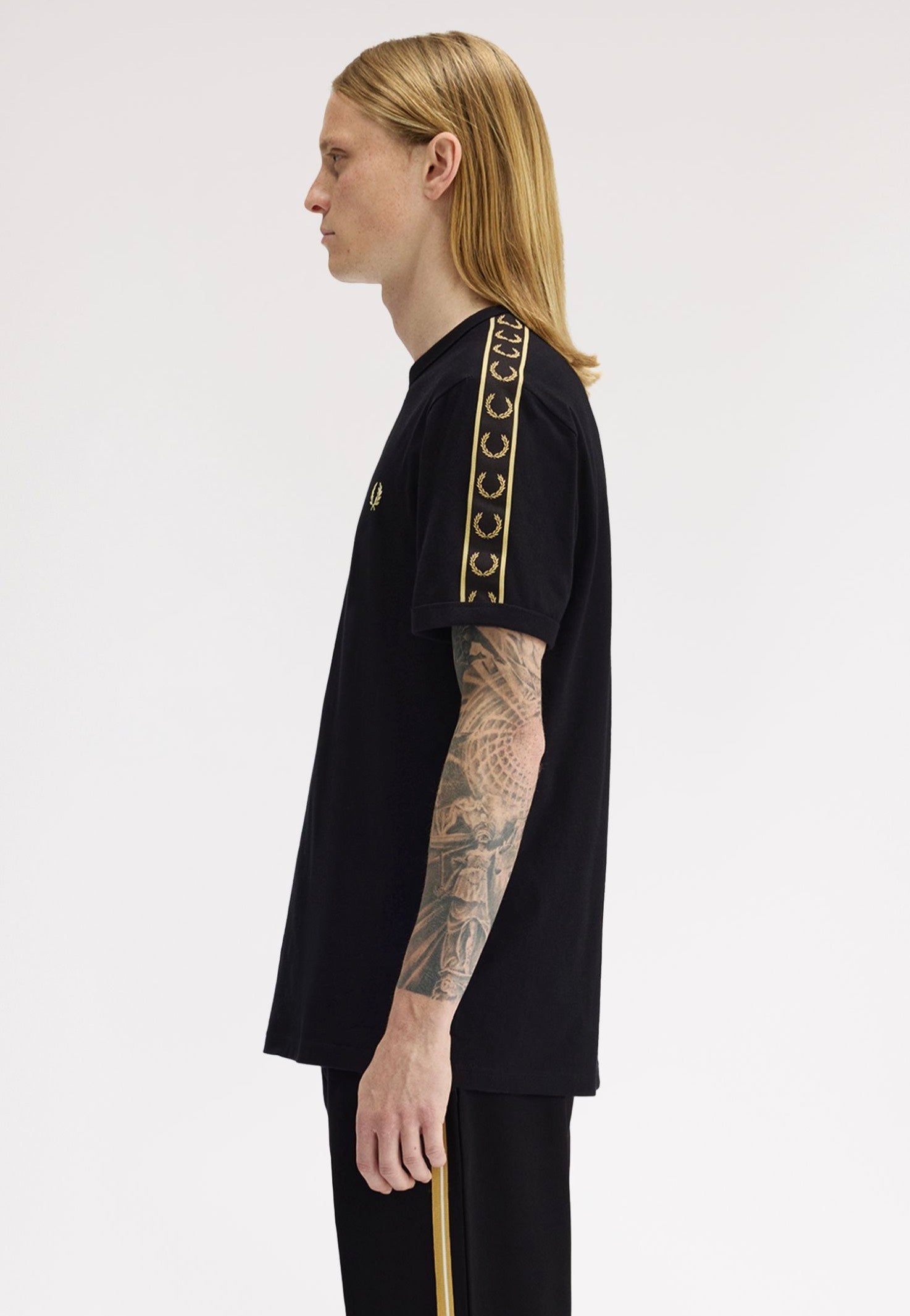 Fred Perry - Contrast Tape Ringer Black/Champagne - T-Shirt | Men-Image