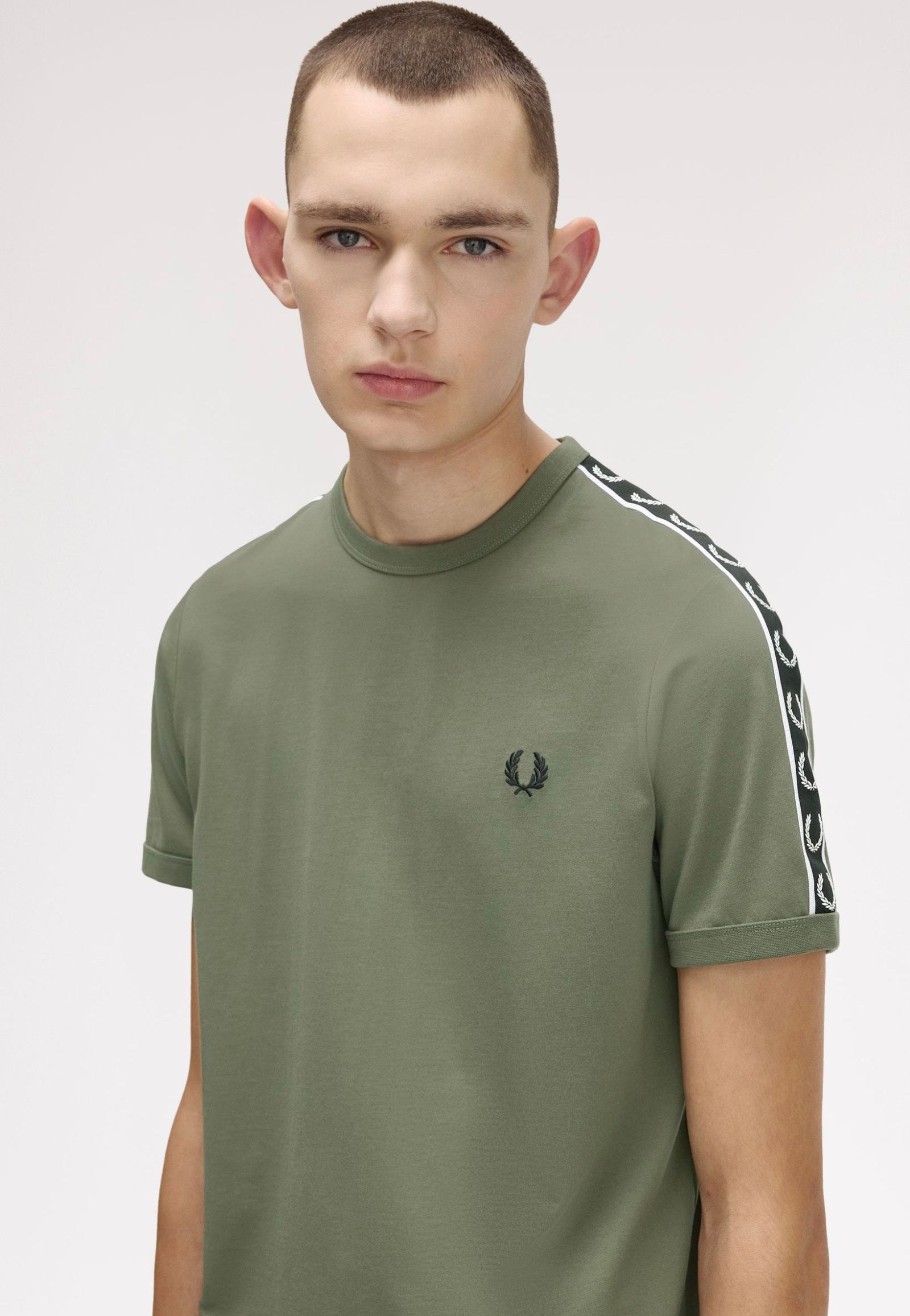 Fred Perry - Contrast Tape Ringer Laurel Wreath Green/Black - T-Shirt | Men-Image