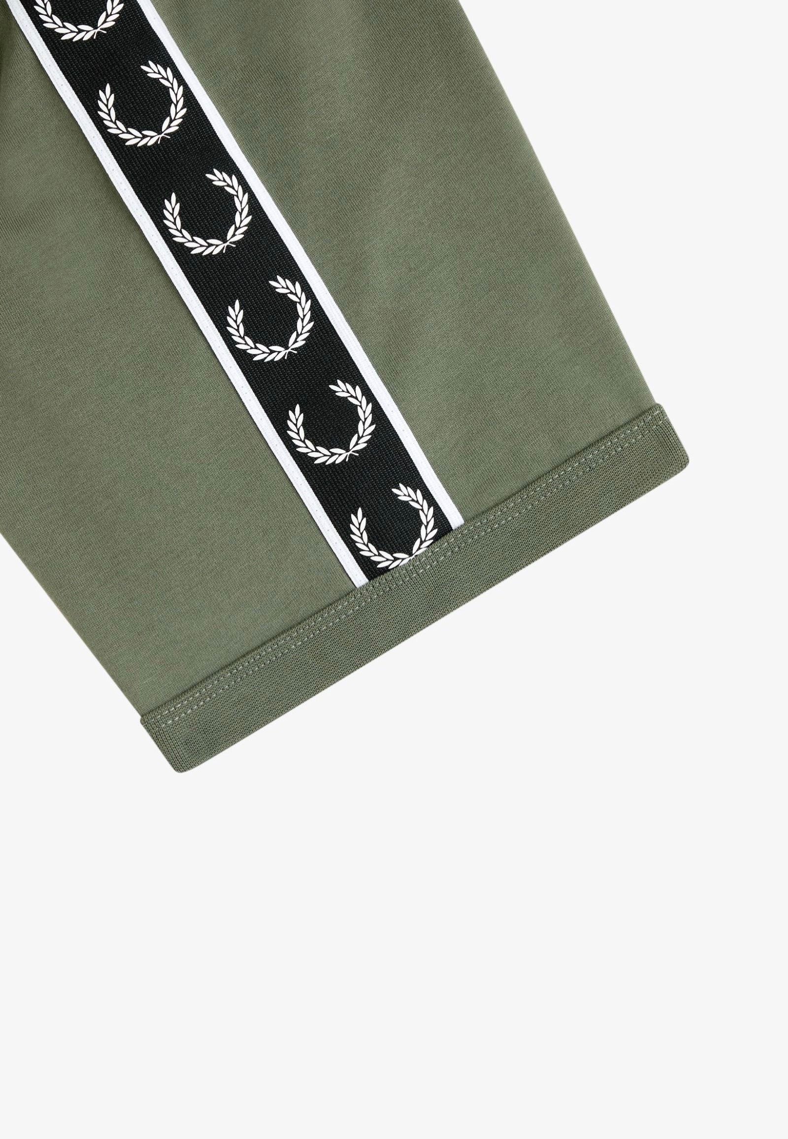 Fred Perry - Contrast Tape Ringer Laurel Wreath Green/Black - T-Shirt | Men-Image