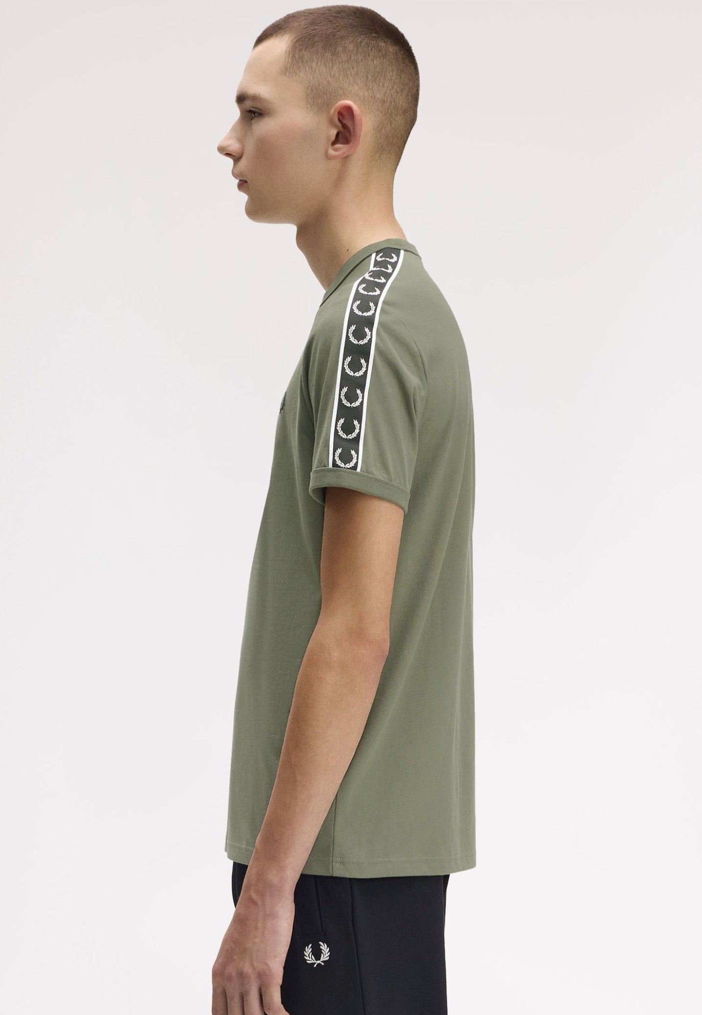Fred Perry - Contrast Tape Ringer Laurel Wreath Green/Black - T-Shirt | Men-Image