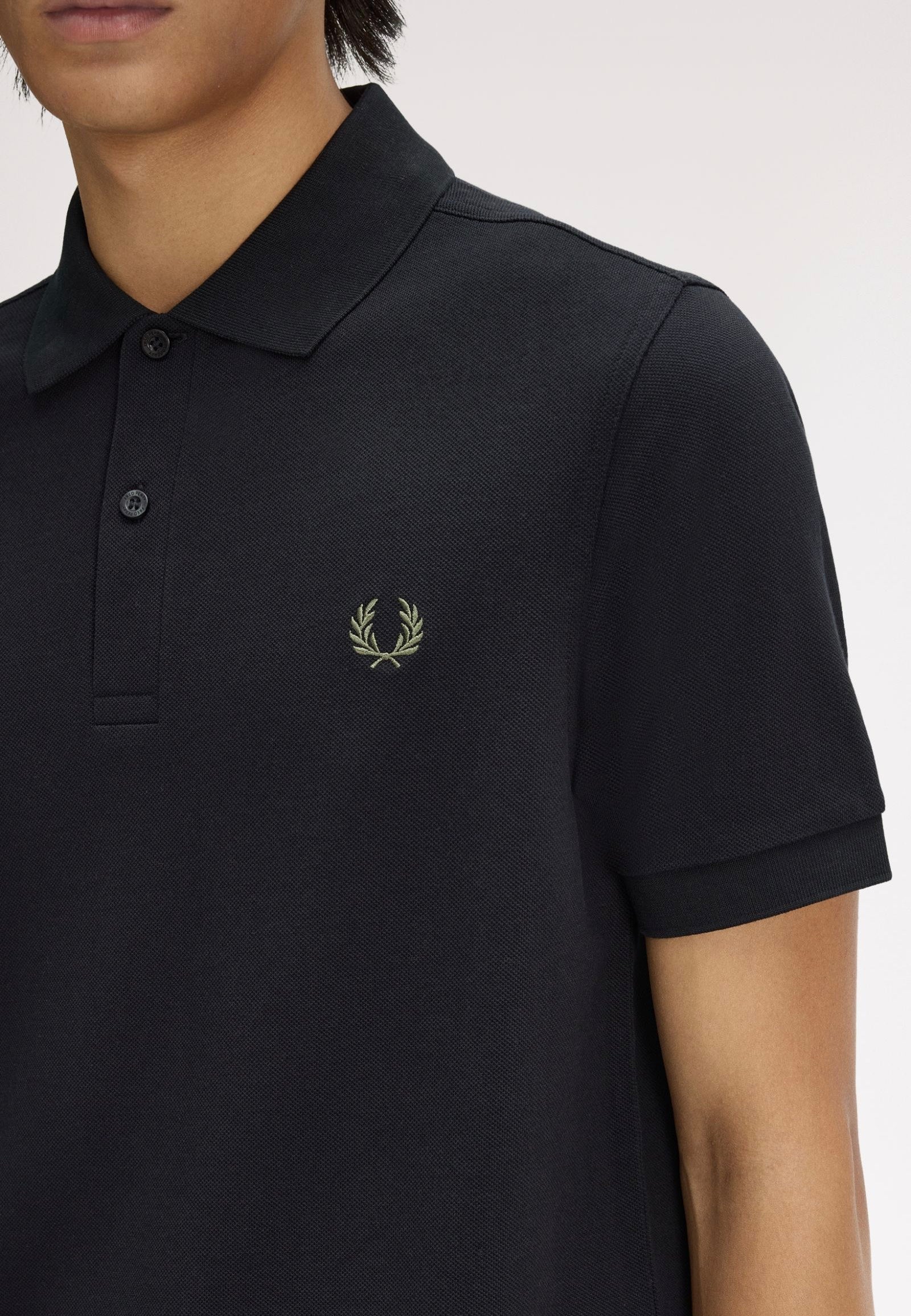 Fred Perry - The Fred Perry Black/Laurel Wreath Green - Polo | Men-Image