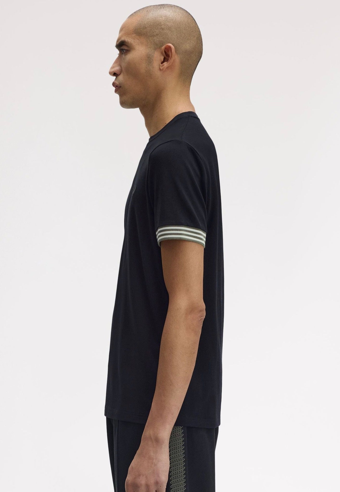 Fred Perry - Striped Cuff T-Black - T-Shirt | Men-Image