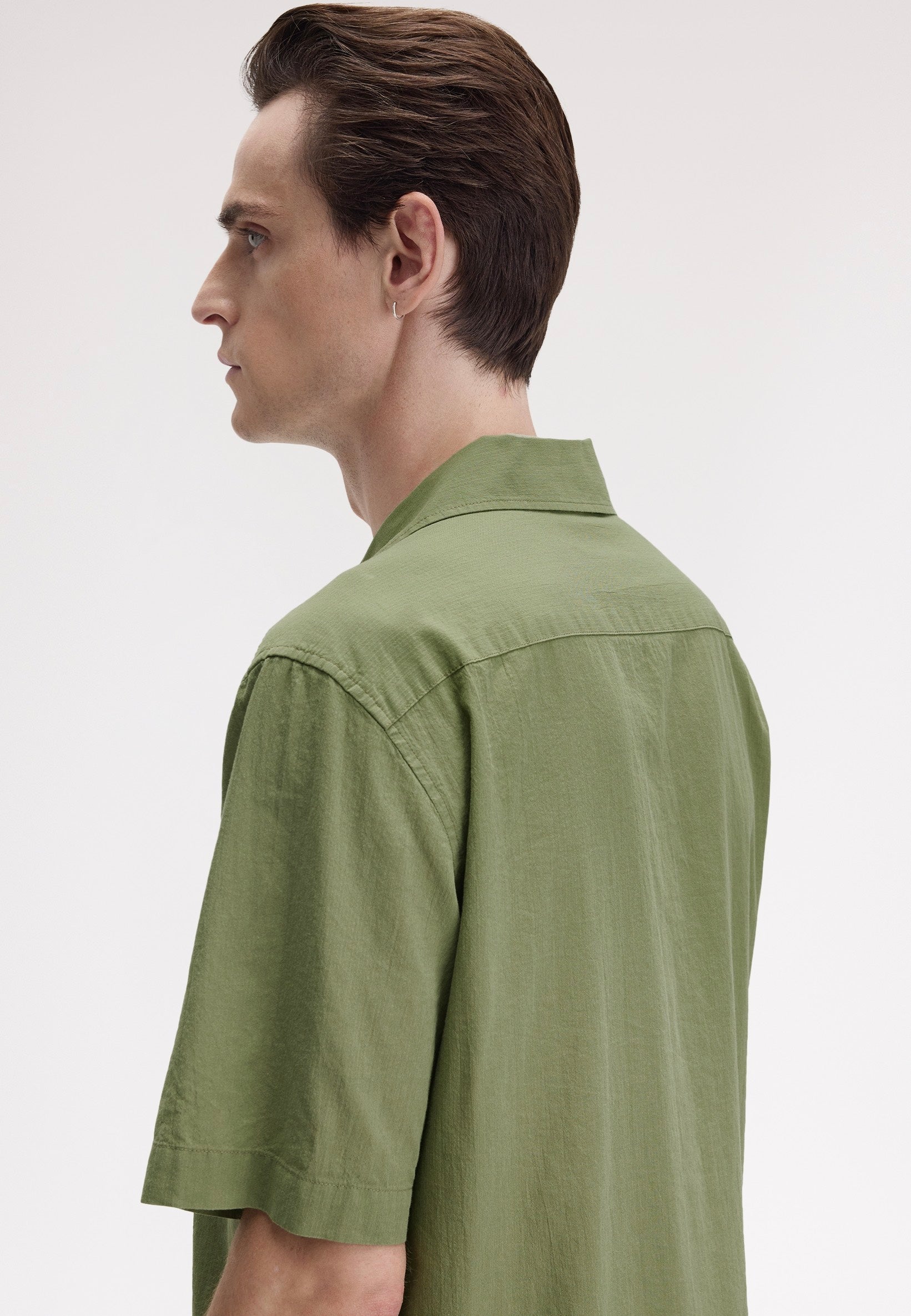 Fred Perry - Lightweight Texture Revere Collar Olive Mint - Shirt | Men-Image
