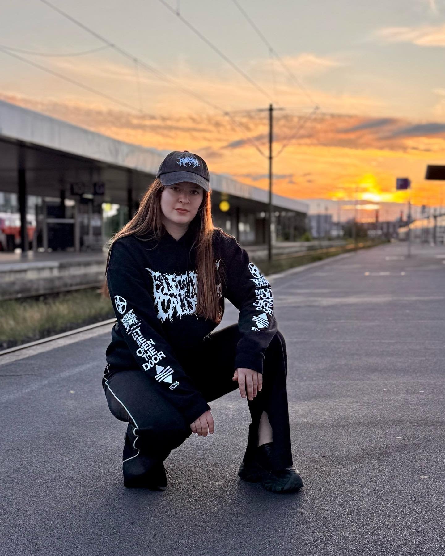 Merch Look - mono.fetish