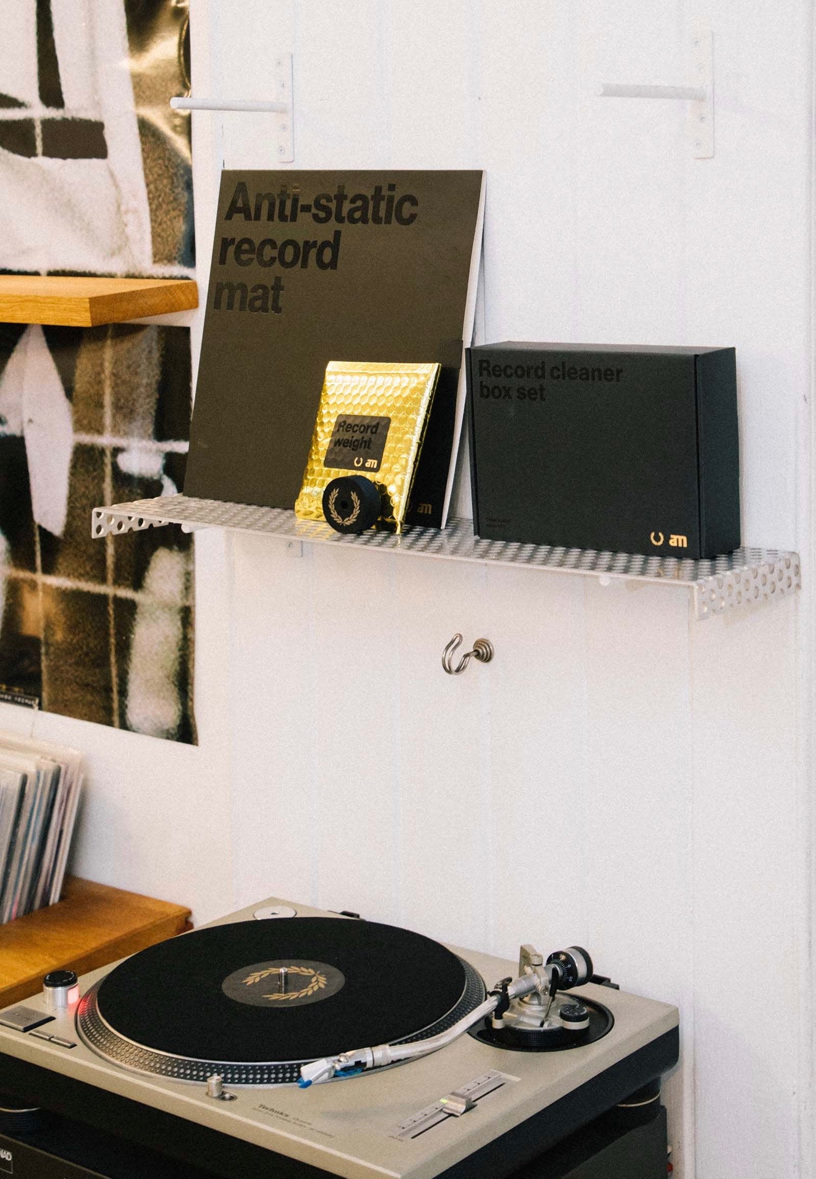 Fred Perry x AM - Anti Static Vinyl Black - Slipmat | Neutral-Image