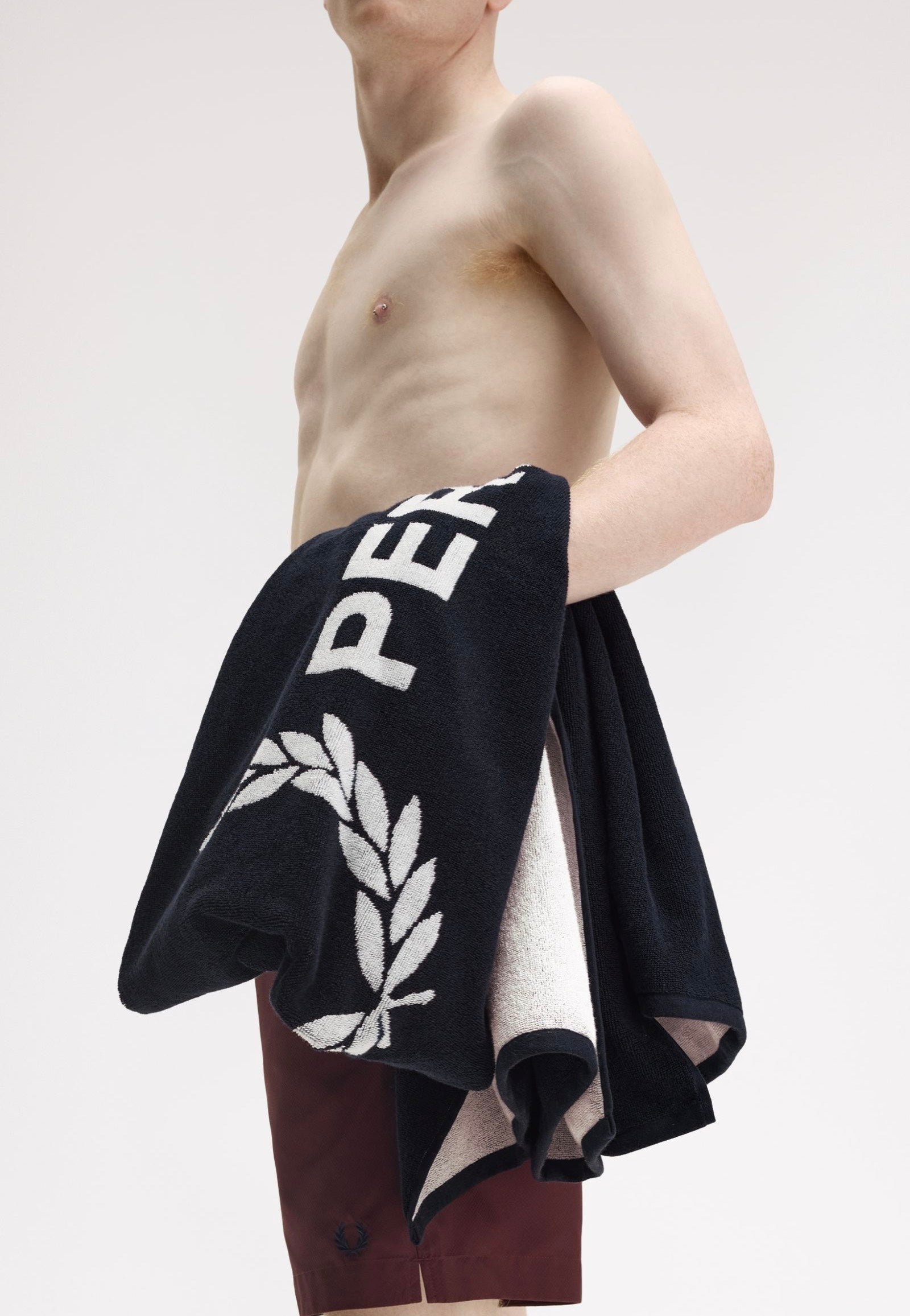 Fred Perry - FLP Towel Navy/Snow White - Towel | Neutral-Image