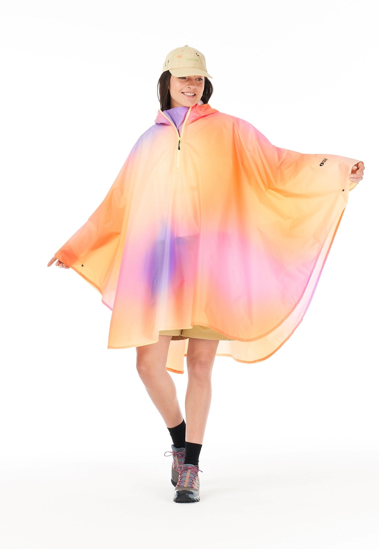 Picture - Eyasi Gradient Print - Poncho | Women-Image