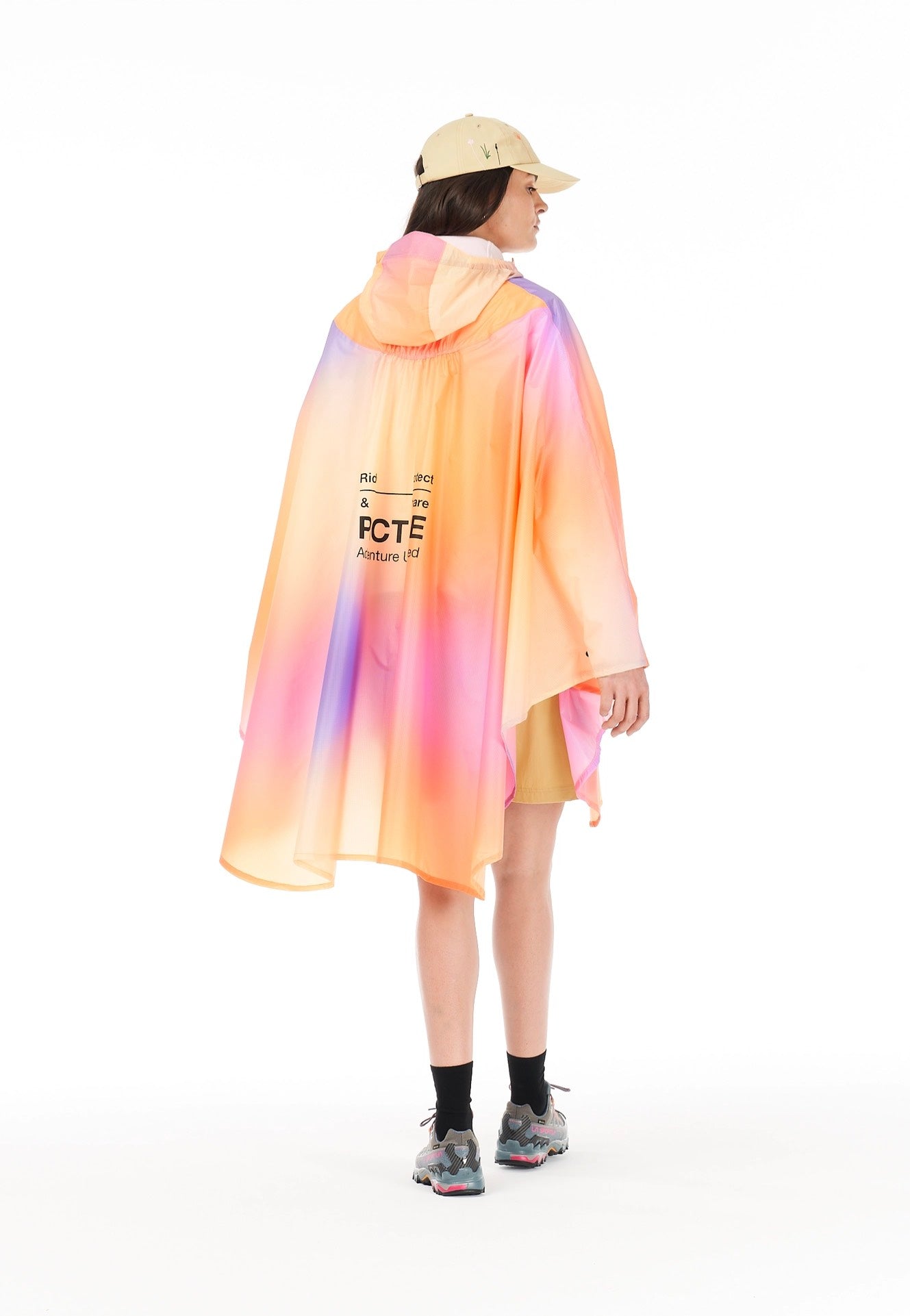 Picture - Eyasi Gradient Print - Poncho | Women-Image