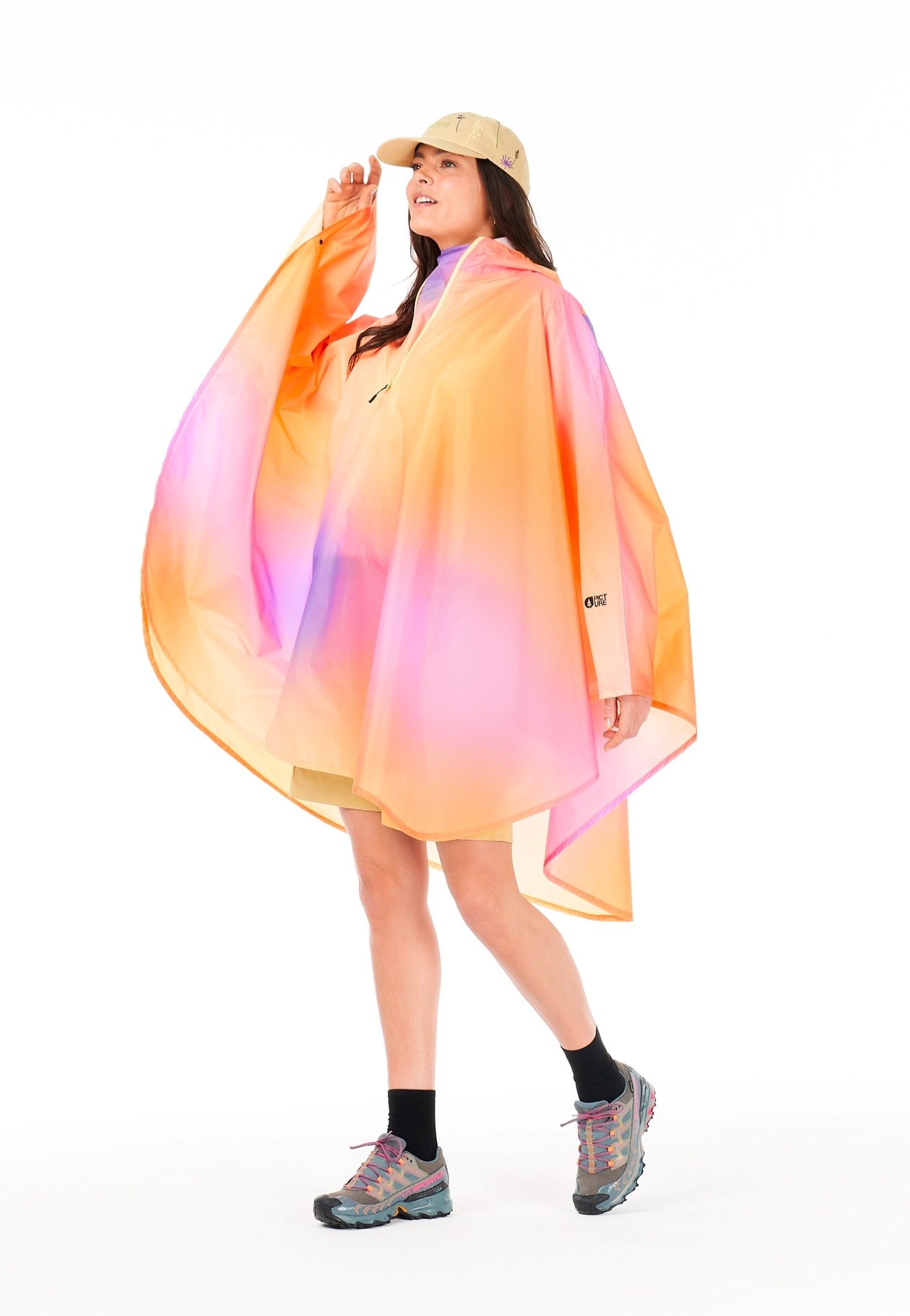 Picture - Eyasi Gradient Print - Poncho | Women-Image