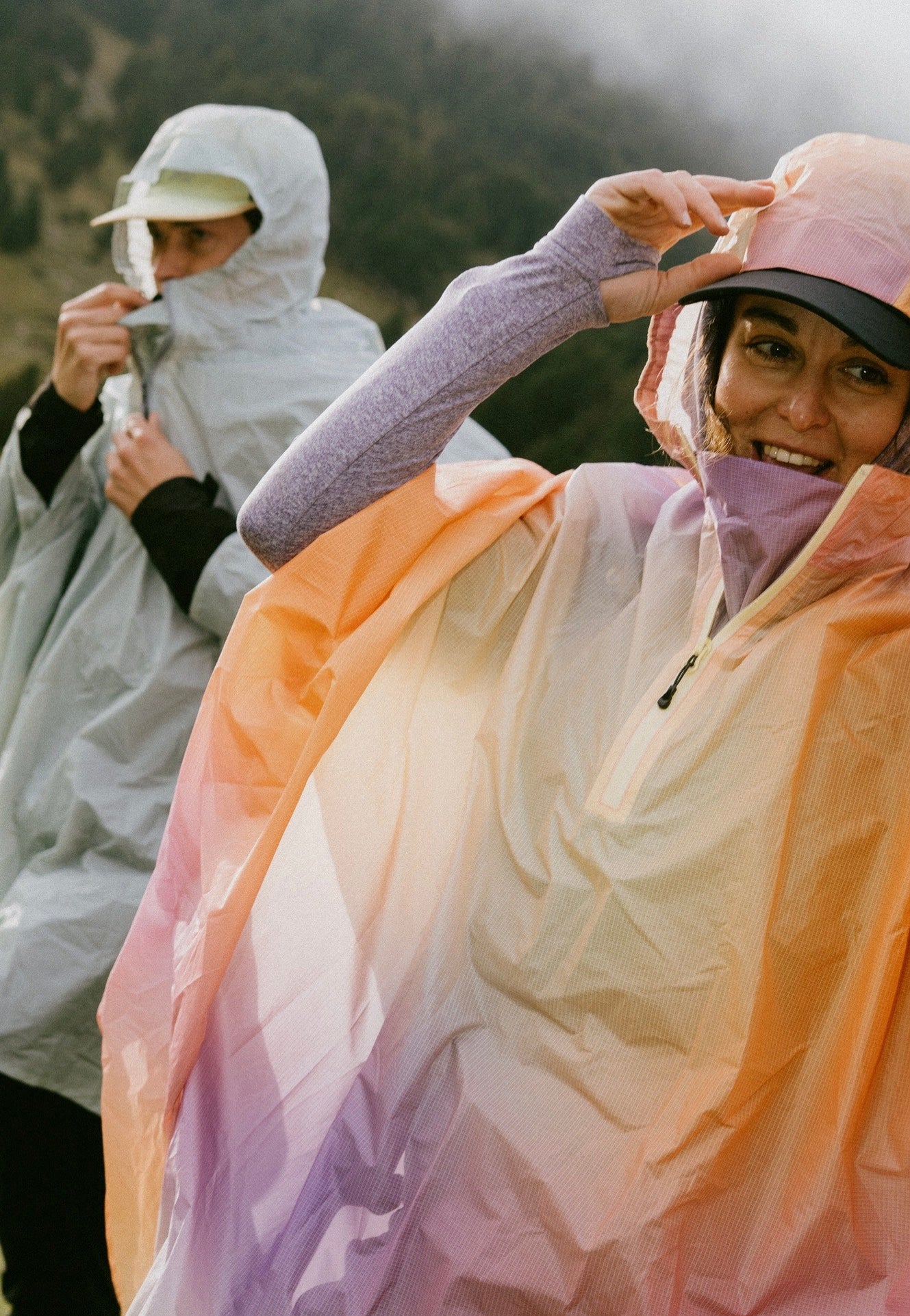 Picture - Eyasi Gradient Print - Poncho | Women-Image