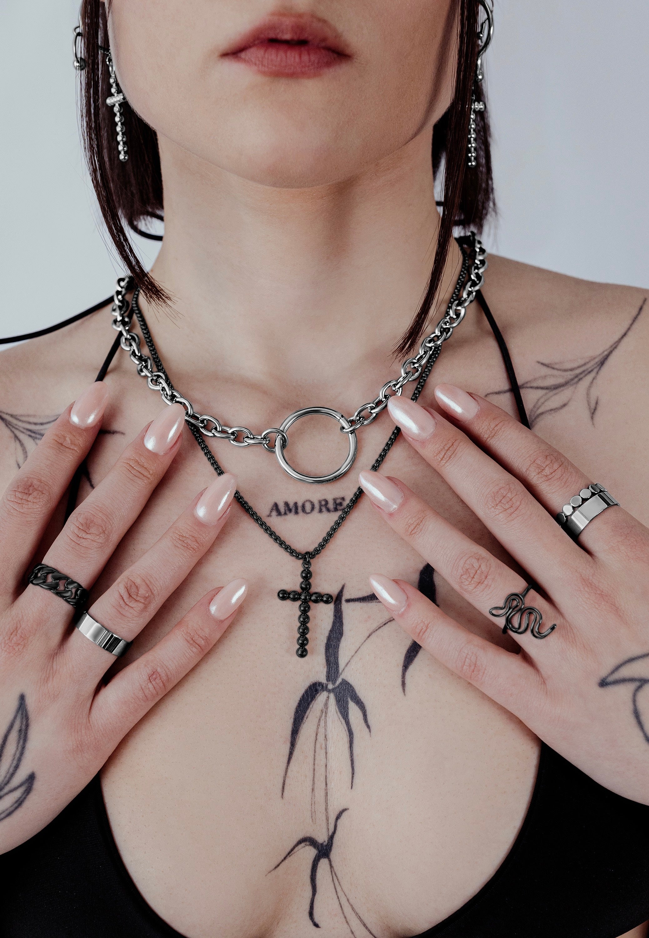 Wildcat - Bubble Cross Black - Necklace | Neutral-Image