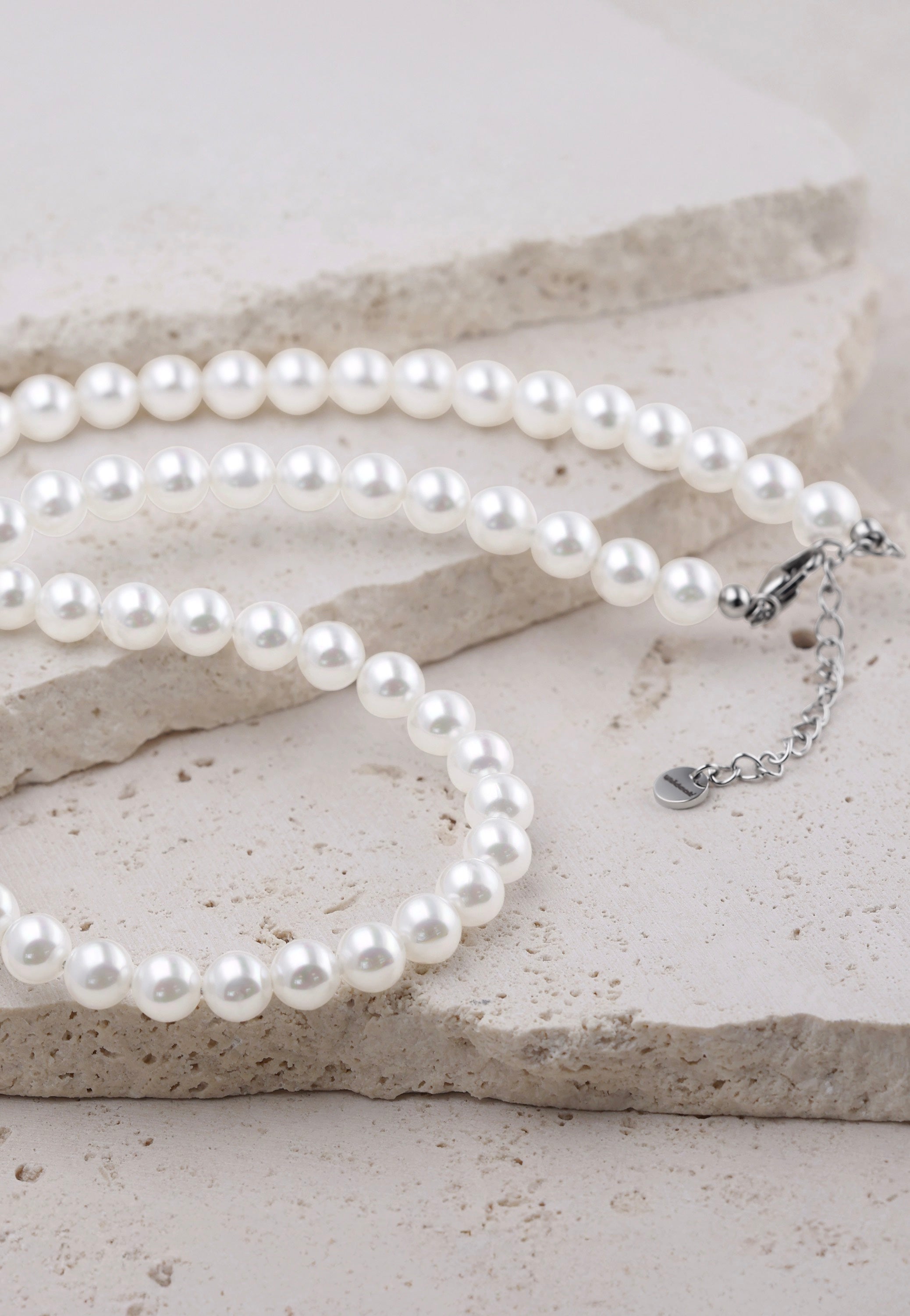 Wildcat - Big Synthetic Pearl Silver - Necklace | Neutral-Image