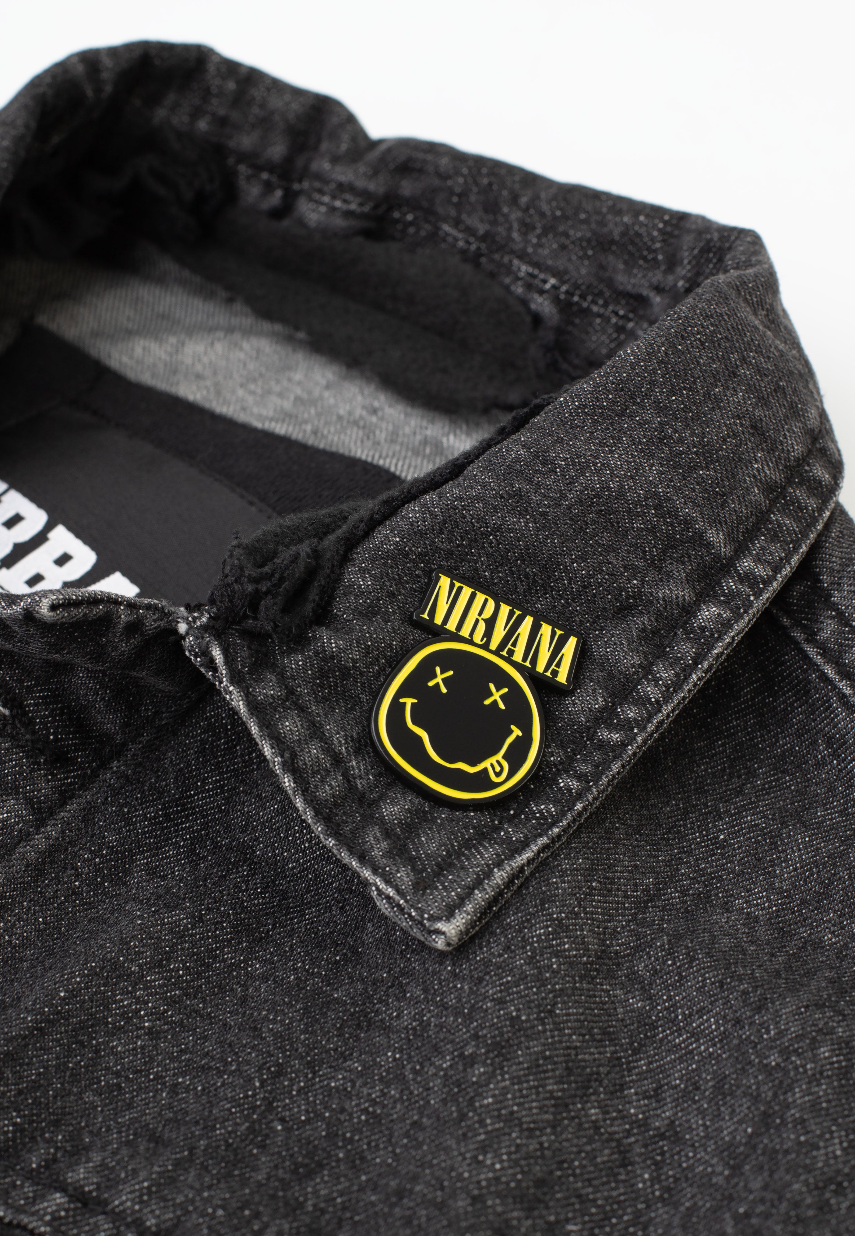 Nirvana - Logo & Happy Face Cut-Out - Pin | Neutral-Image