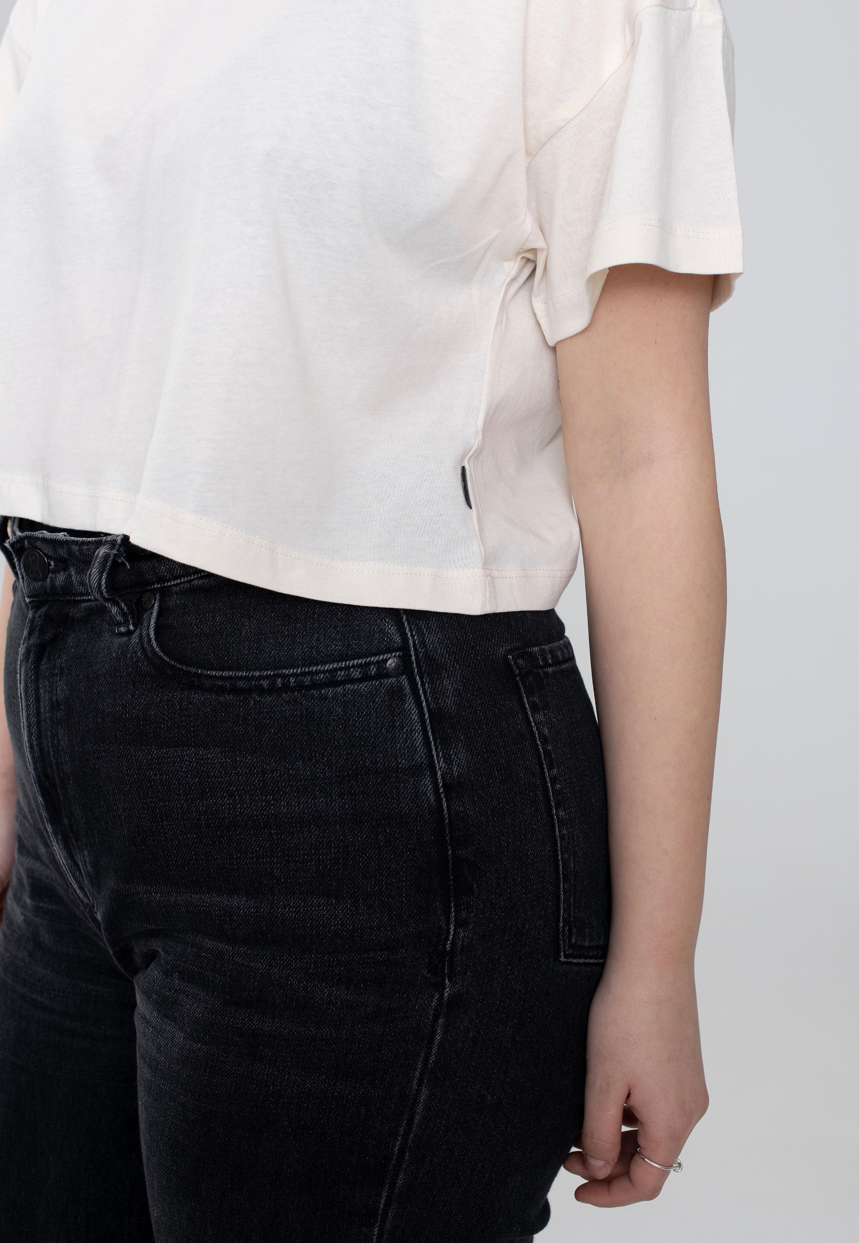 Noisy May - Alena Cropped Eggnog - Top | Women-Image