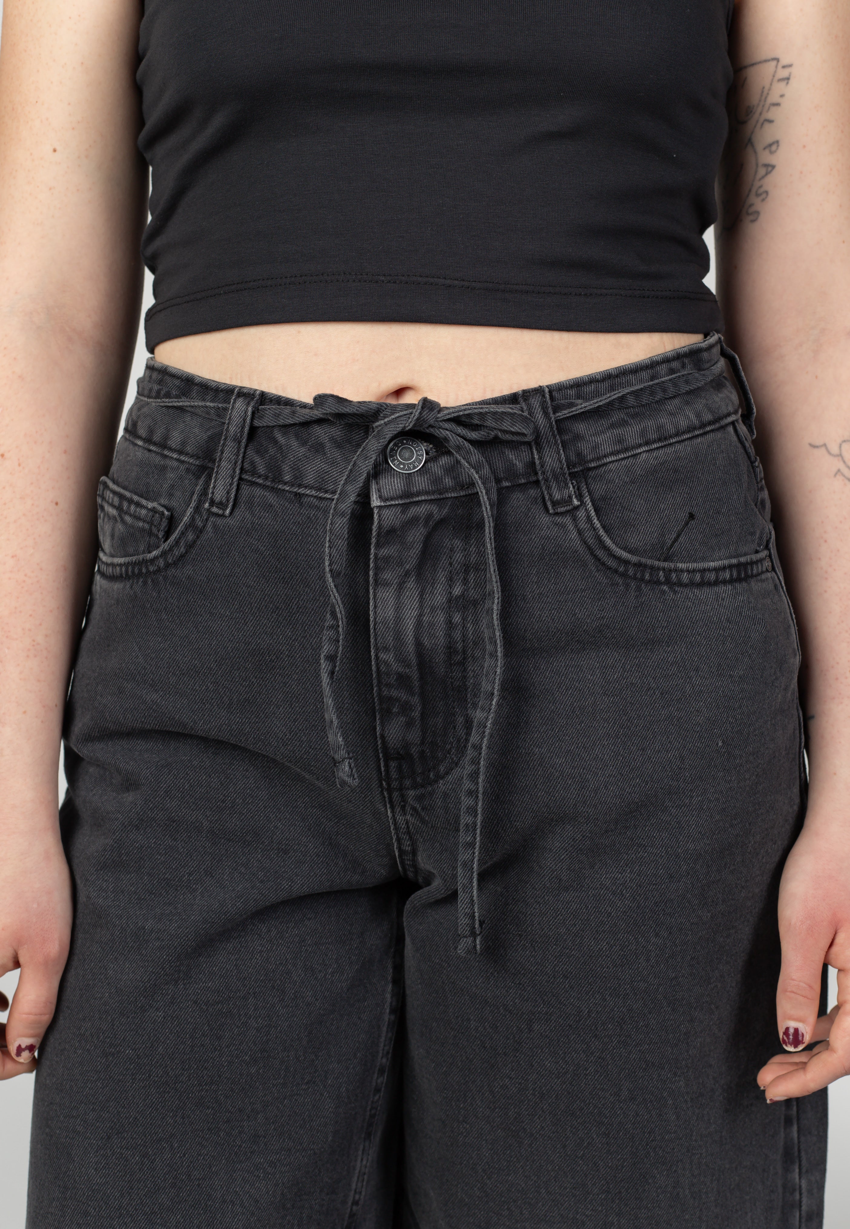 Noisy May - Maisy Loose Black Denim - Shorts | Women-Image