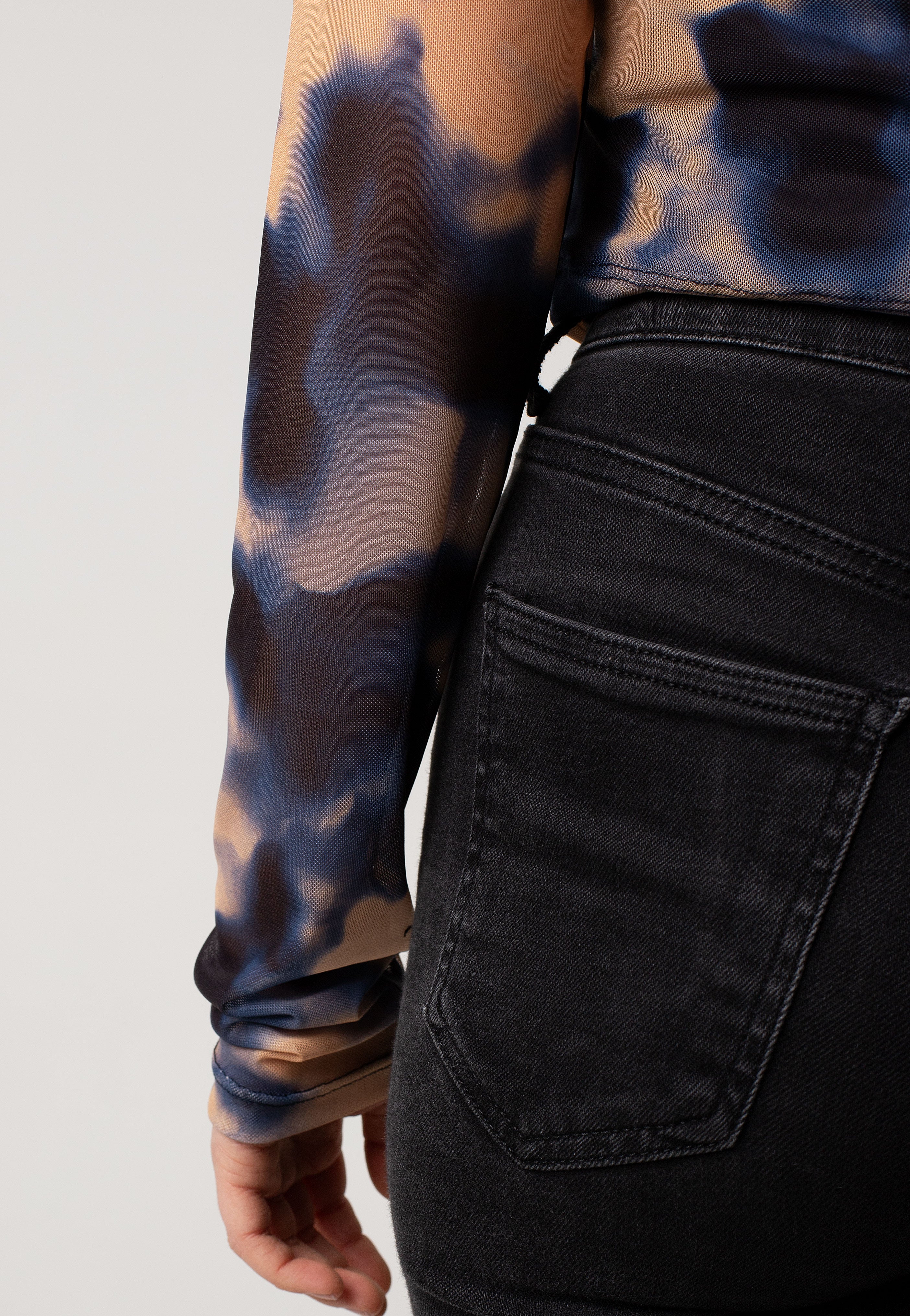 Noisy May - Emmy Front Twist Coronet Blue Gold Swirl - Top | Women-Image