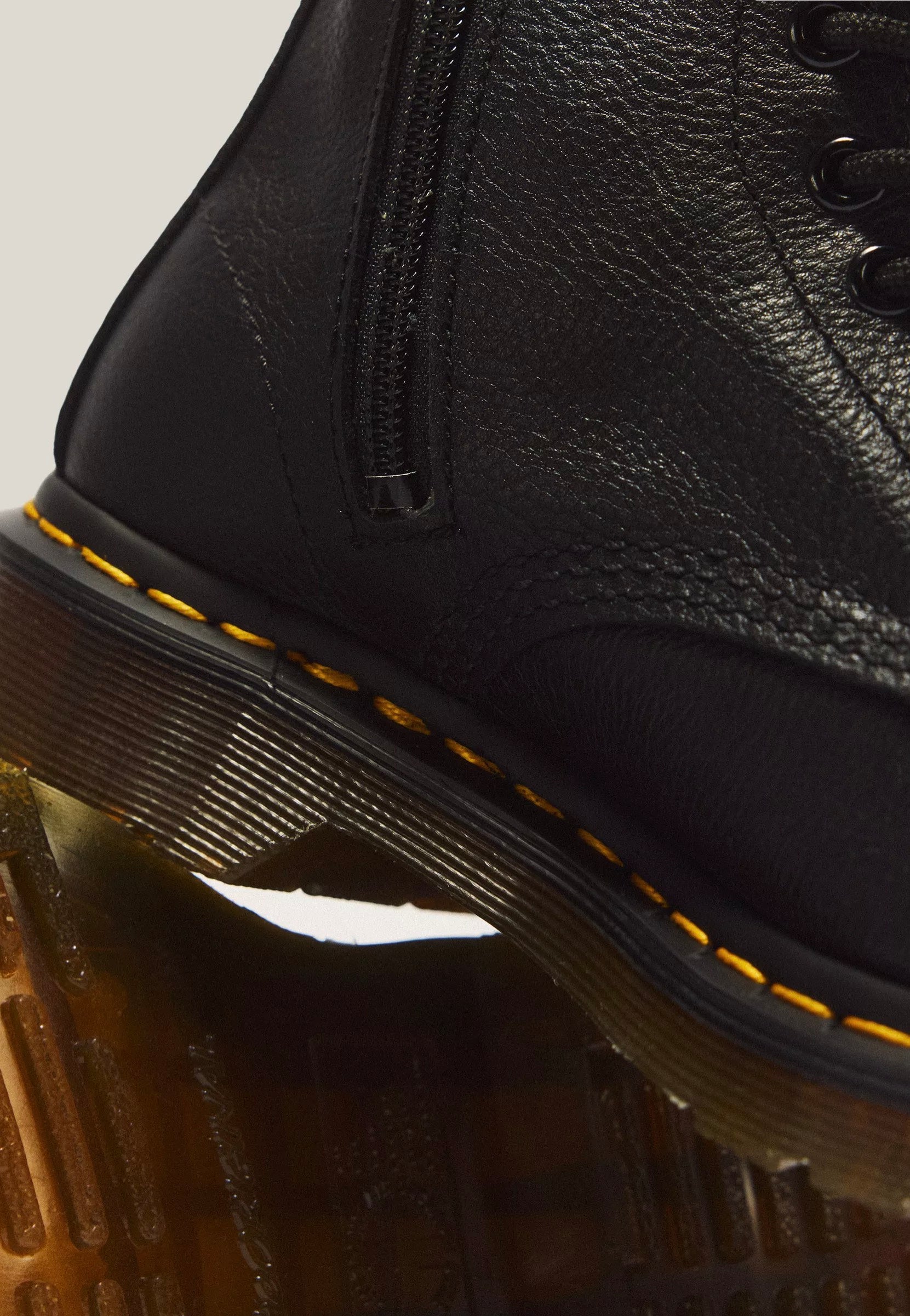 Dr. Martens - 1B99 Virginia Black - Girl Shoes | Women-Image