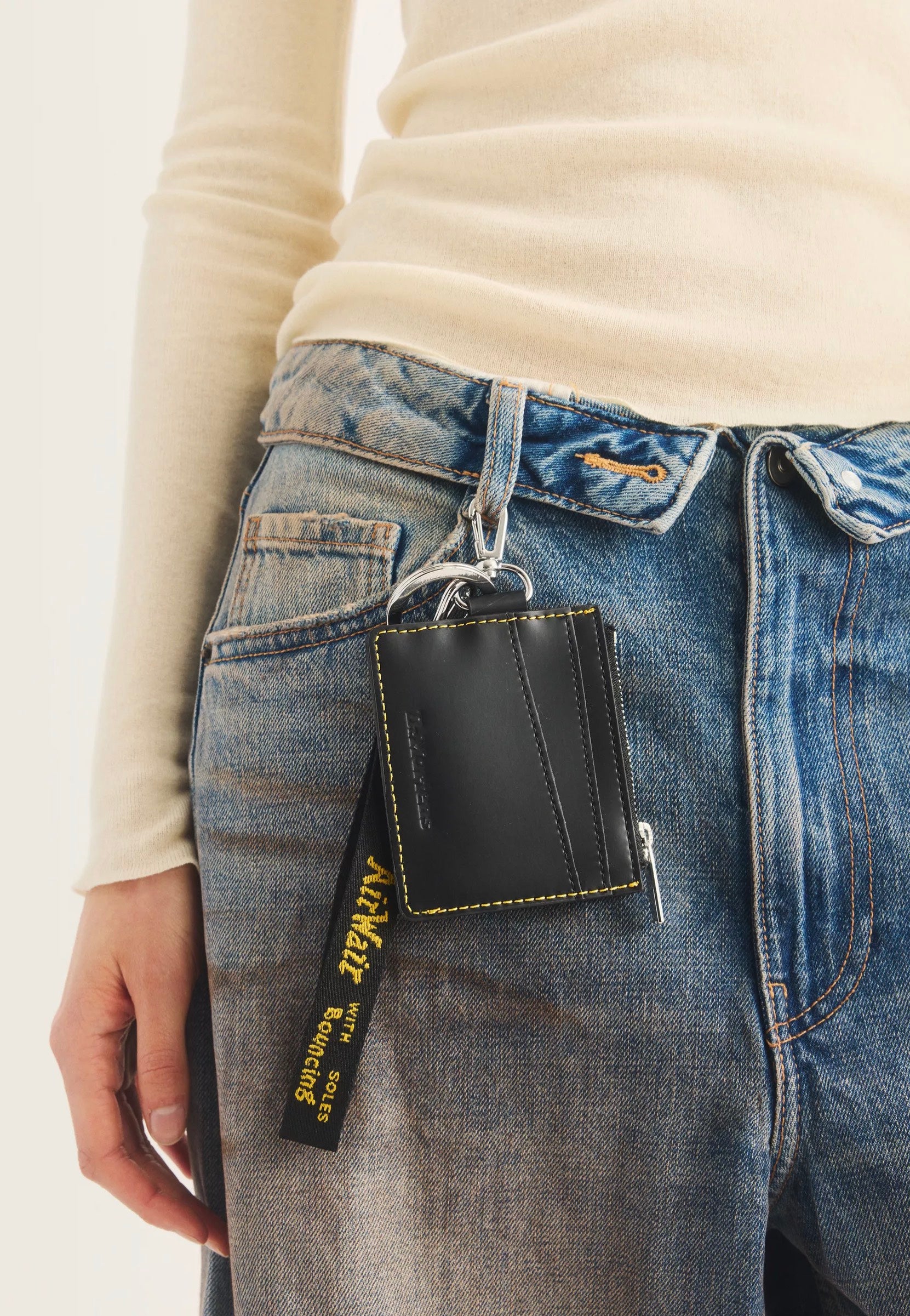 Dr. Martens - Card Holder Kiev Black - Wallet | Neutral-Image