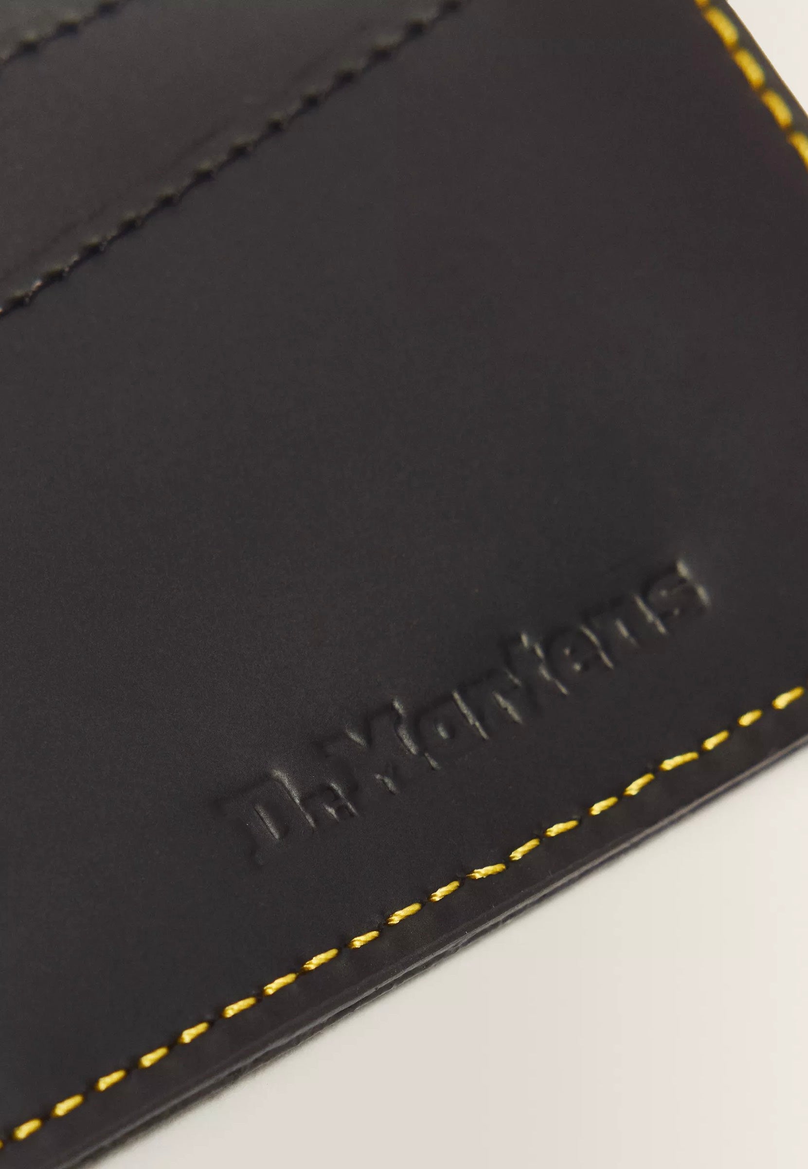 Dr. Martens - Card Holder Kiev Black - Wallet | Neutral-Image