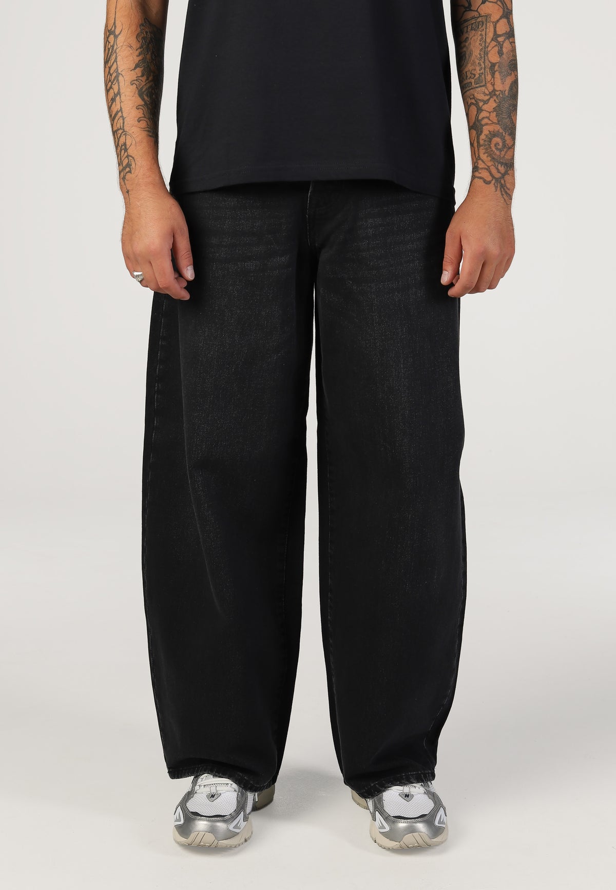Only & Sons Kayce Barrel Black Denim Jeans | Men-Image