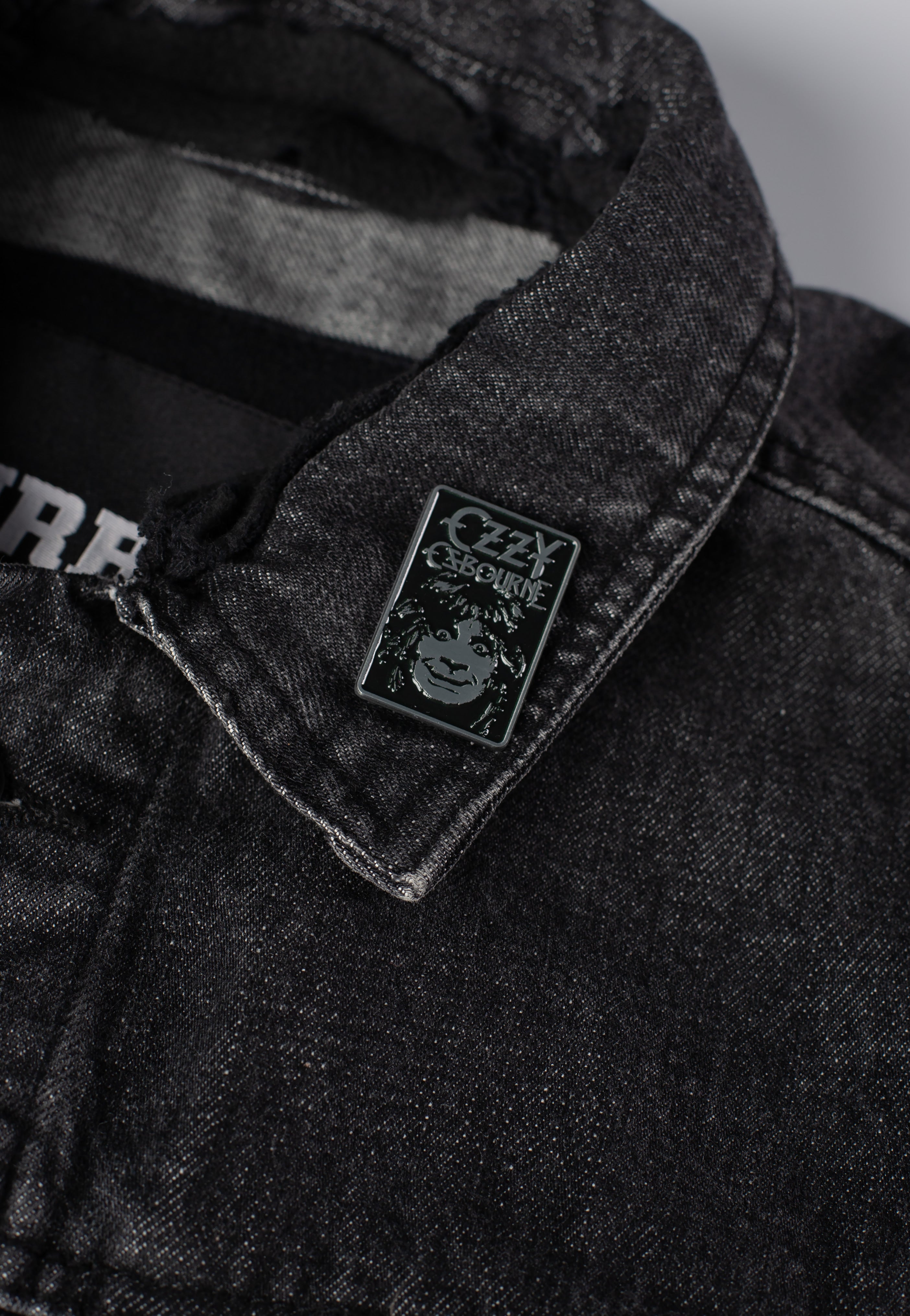 Ozzy Osbourne - Madman - Pin | Neutral-Image