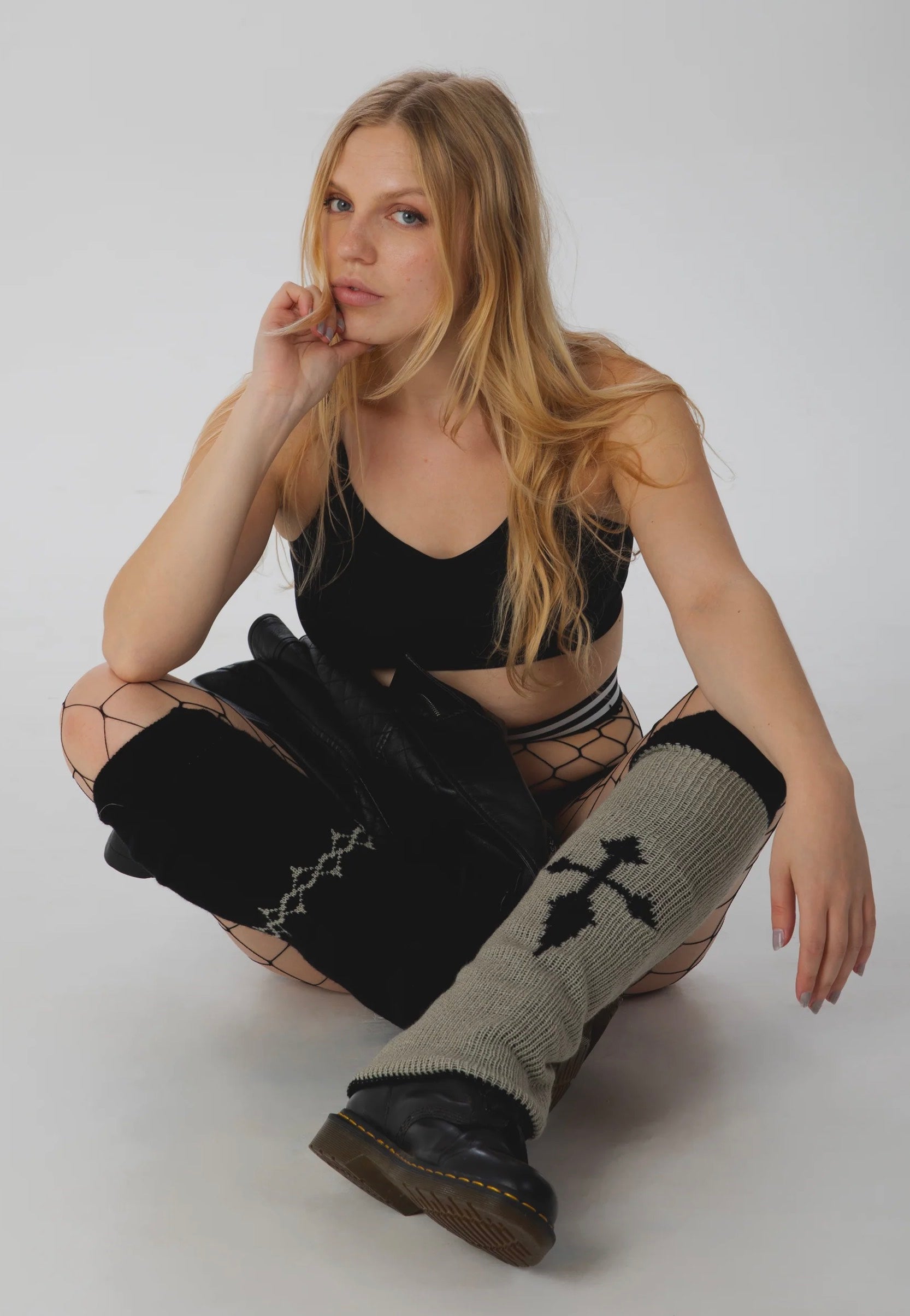 Pamela Mann - Reversable Cross And Wire - Leg Warmers | Neutral-Image