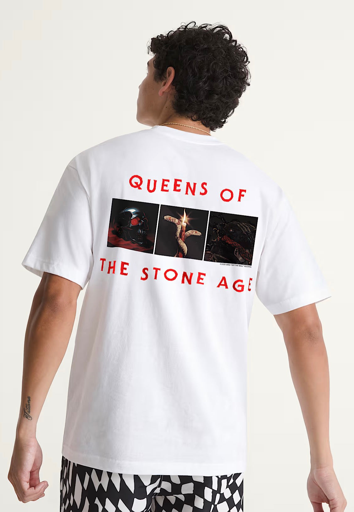 Vans x Queens Of The Stone Age Queens Of The Stone Age White T-Shirt | Men-Image