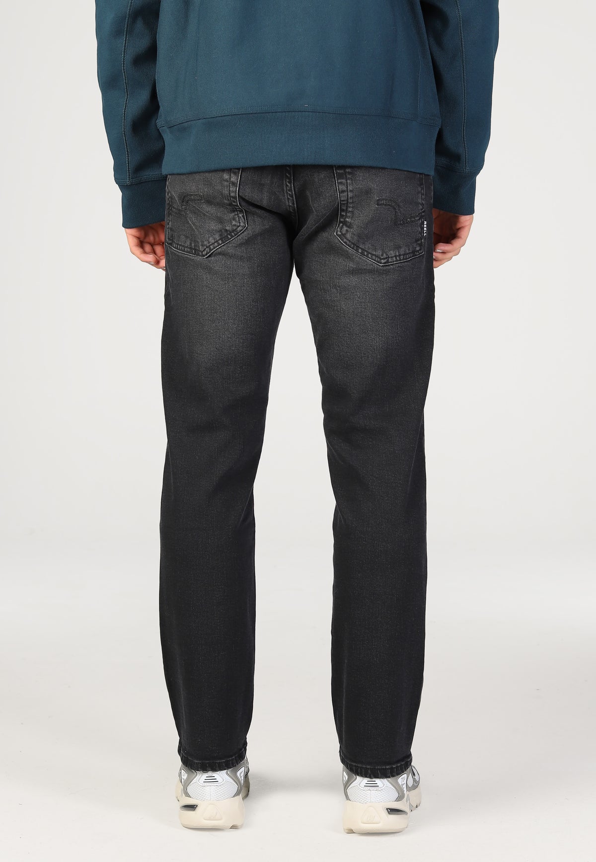 REELL Barfly 2.0 Black Wash Jeans | Men-Image