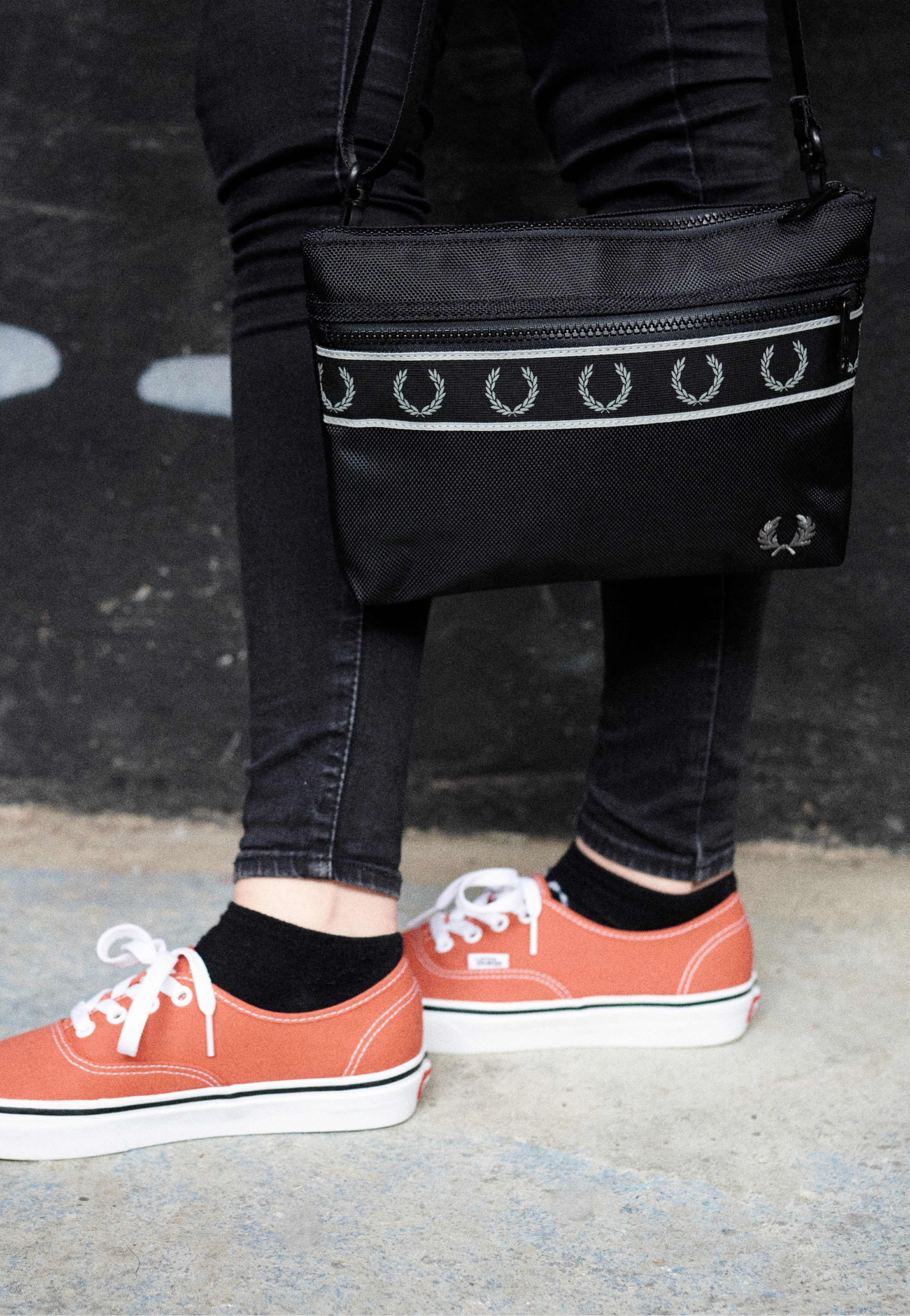 Fred Perry - Contrast Tape Sacoche Black - Bag | Neutral-Image