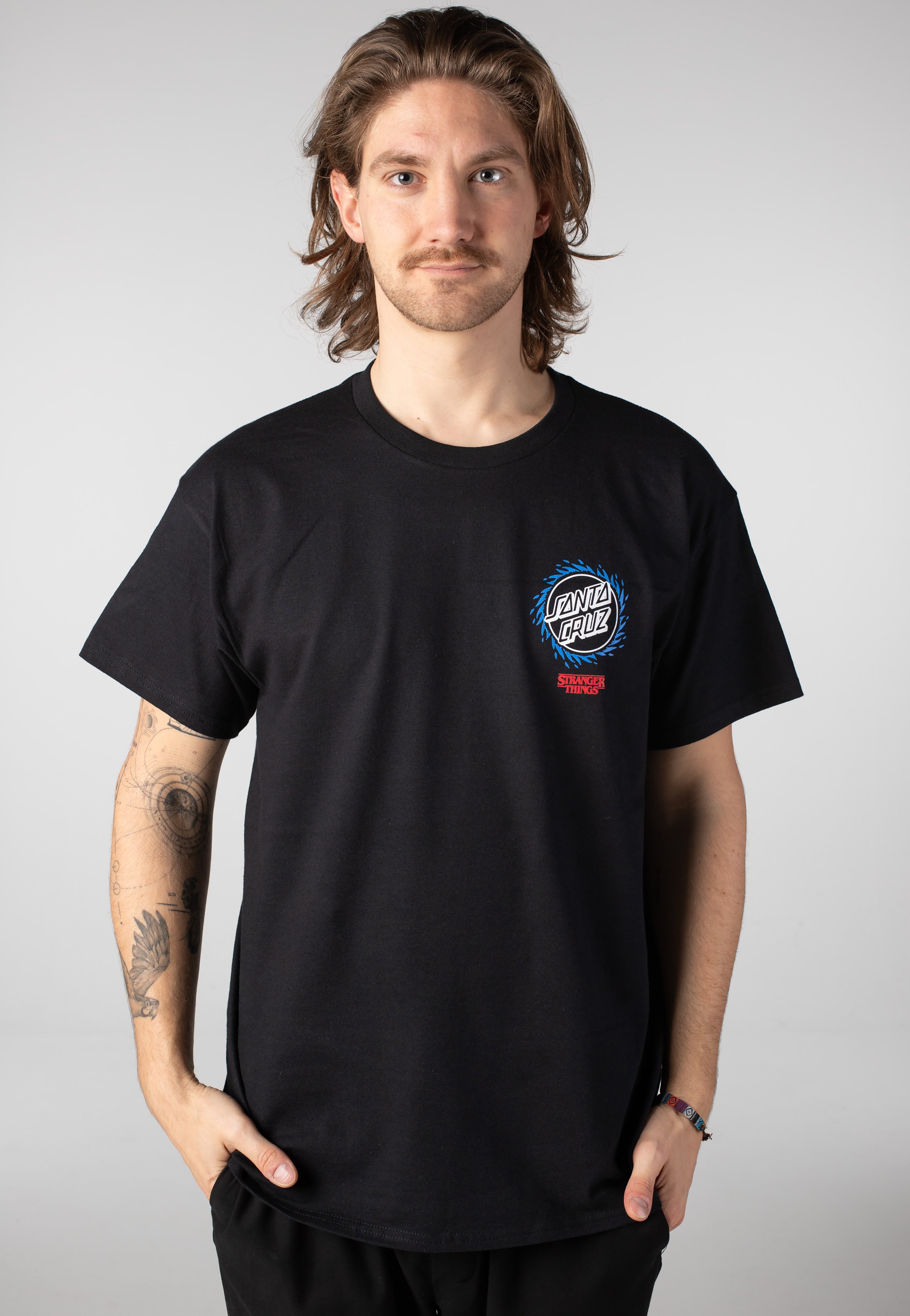 Santa Cruz x Stranger Things - Hellfire Pit Black - T-Shirt | Men-Image