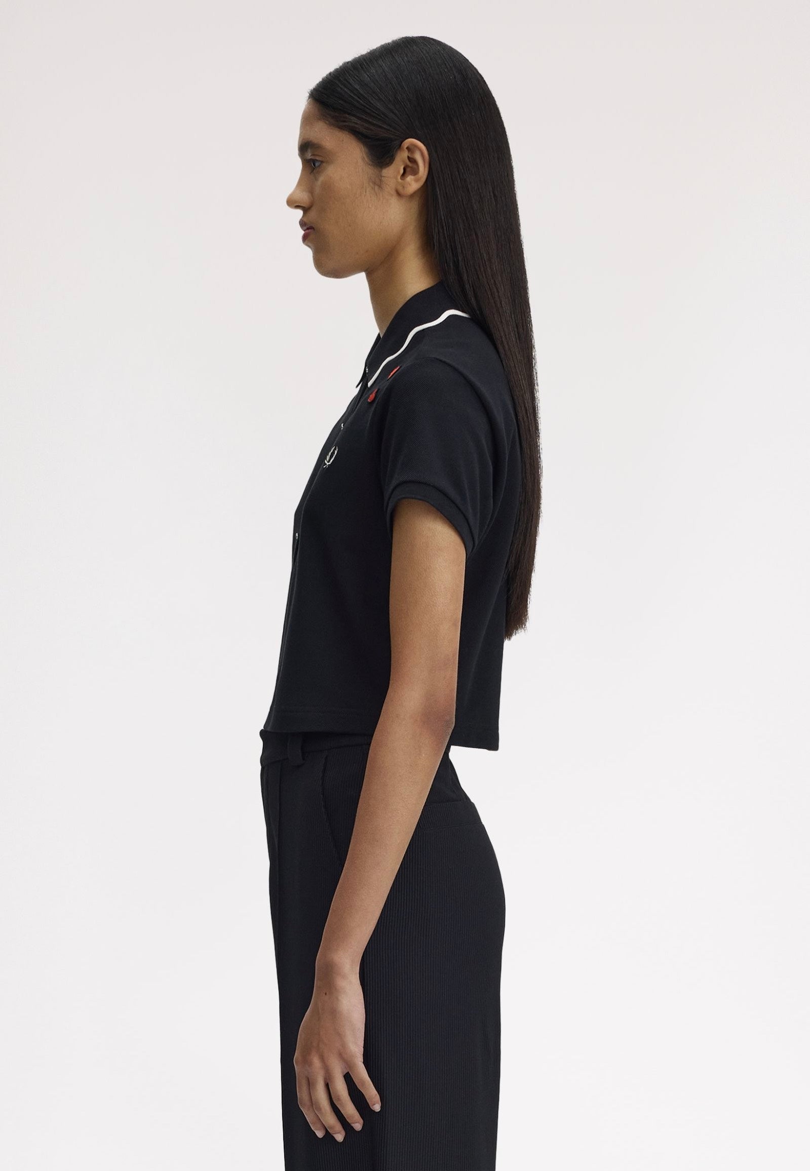 Fred Perry x Amy Winehouse - Scalloped Trim Black - Polo | Women-Image