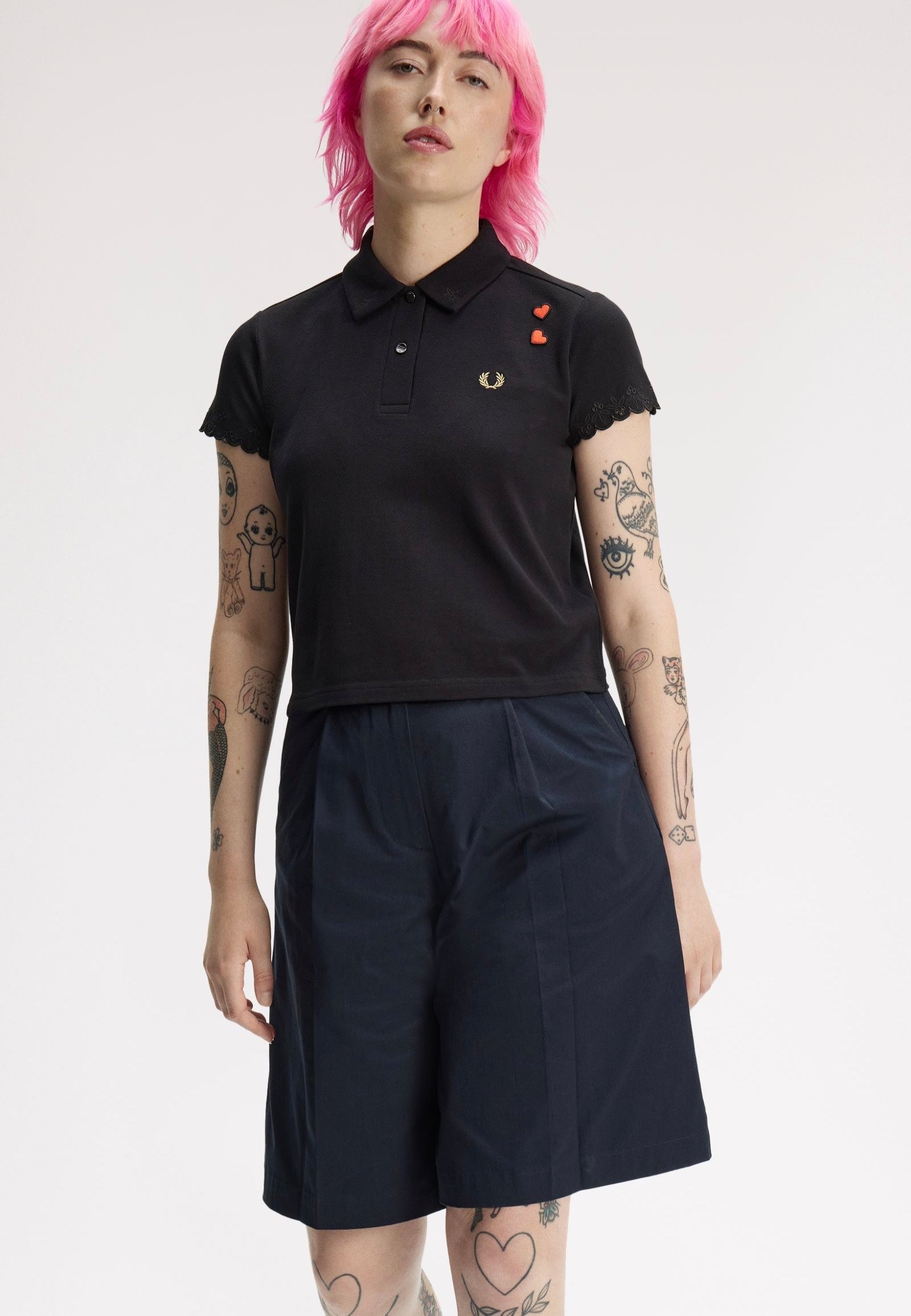 Fred Perry x Amy Winehouse - Embroidered Detail Black - Polo | Women-Image