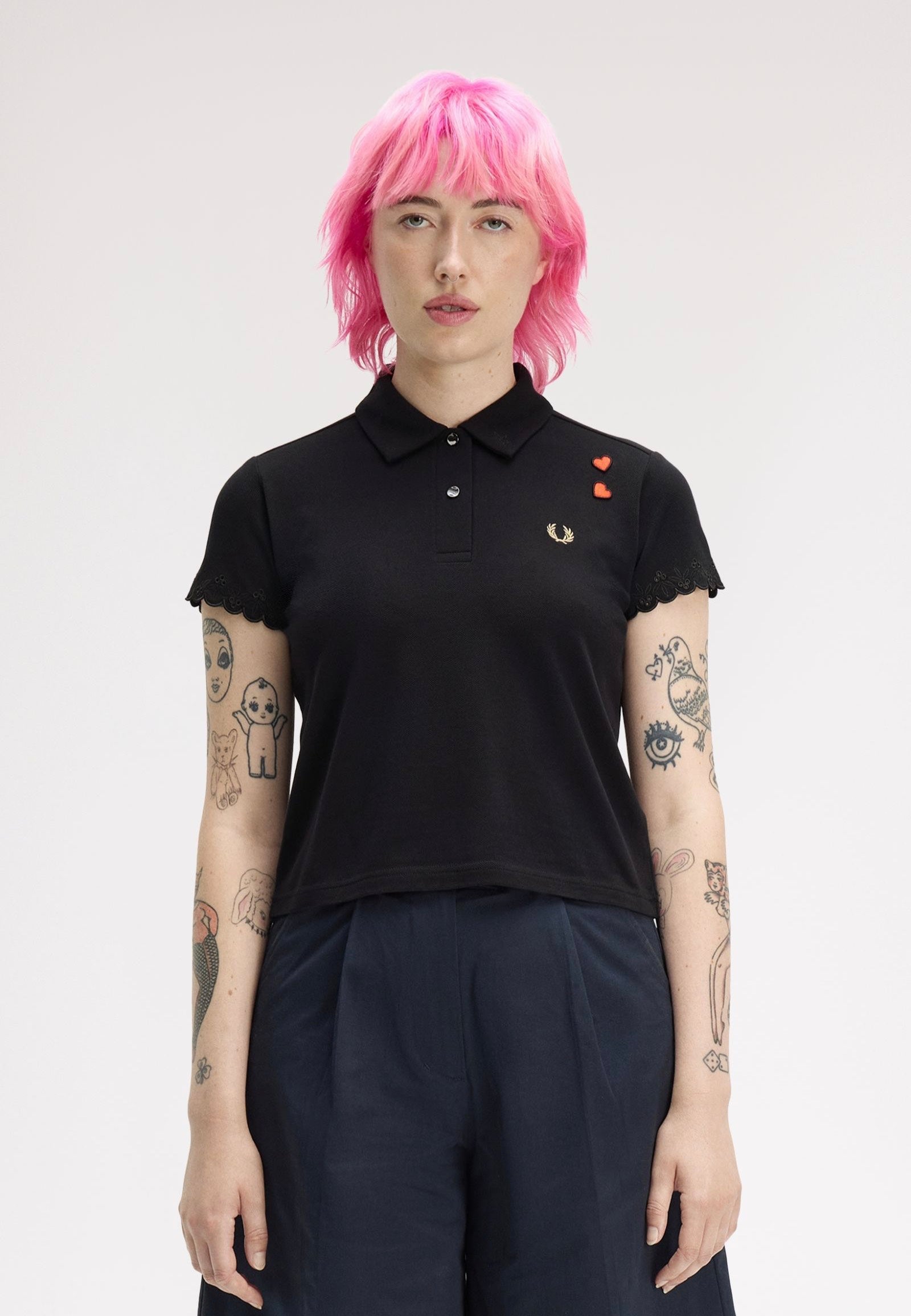 Fred Perry x Amy Winehouse - Embroidered Detail Black - Polo | Women-Image