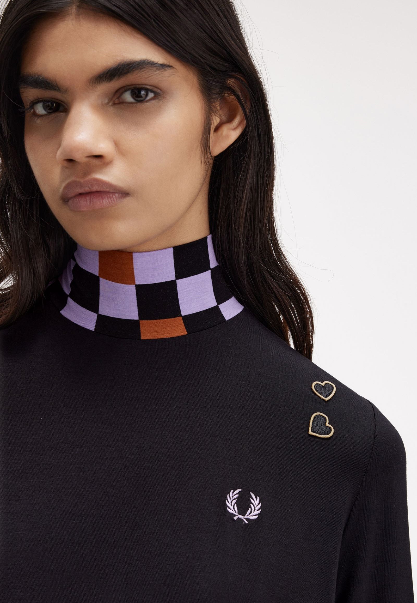 Fred Perry x Amy Winehouse - Printed Trim High Neck Black - Longsleeve | Women-Image