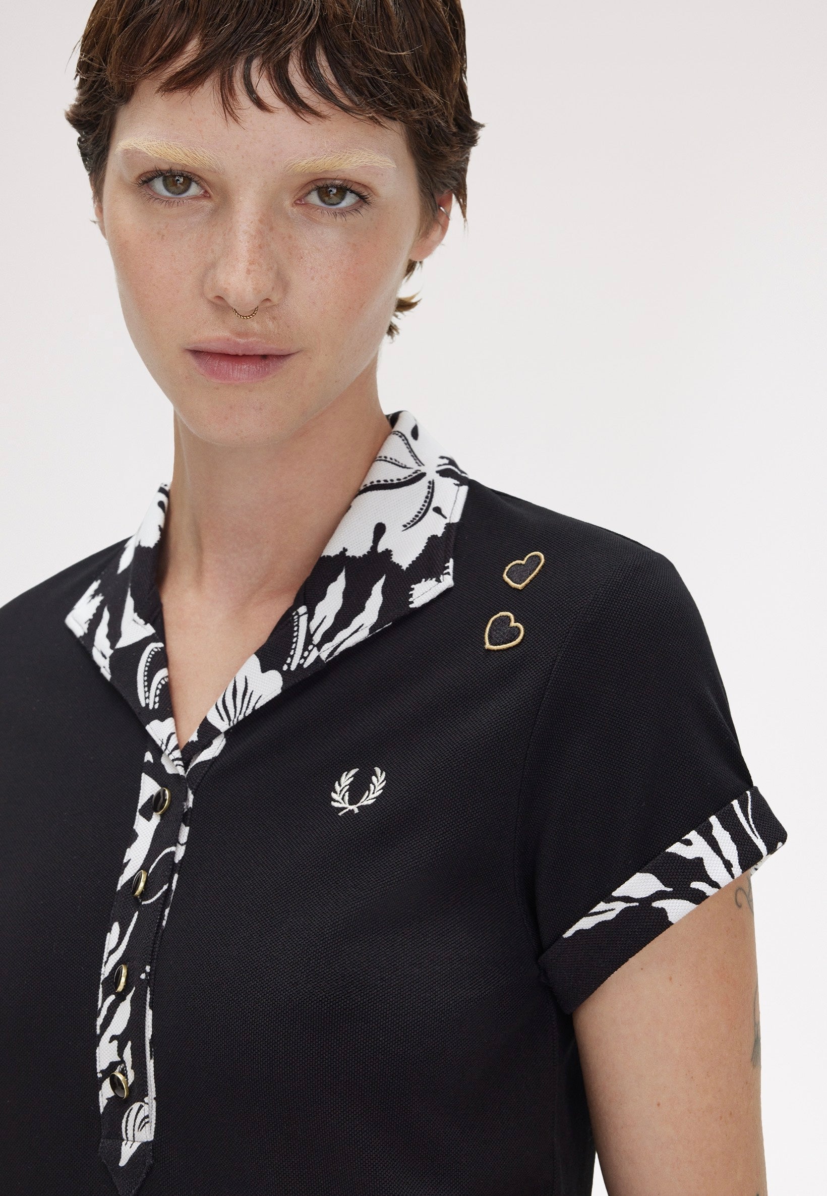 Fred Perry x Amy Winehouse - Printed Trim Black - Polo | Women-Image