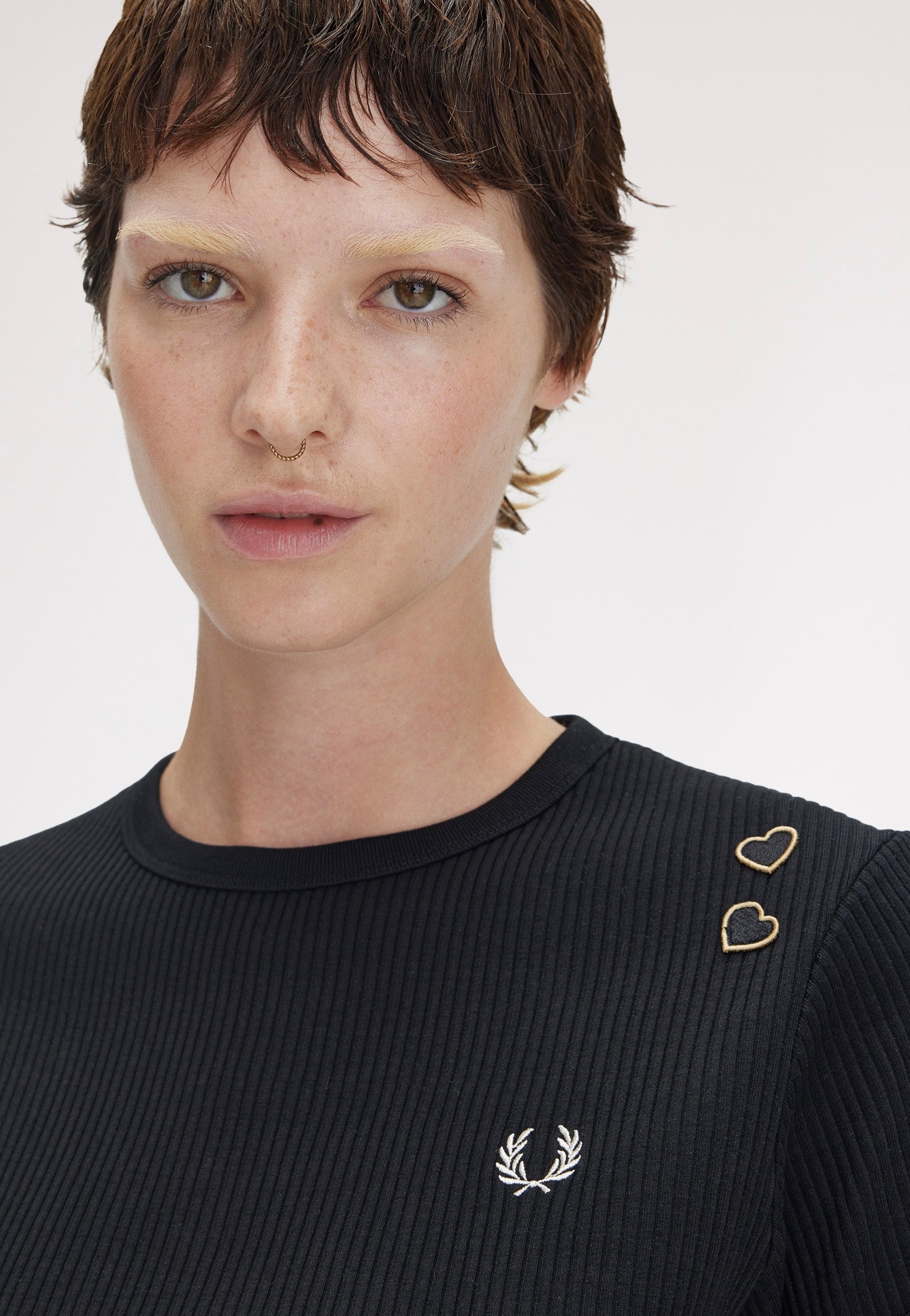 Fred Perry x Amy Winehouse - Ribbed Black - T-Shirt | Women-Image