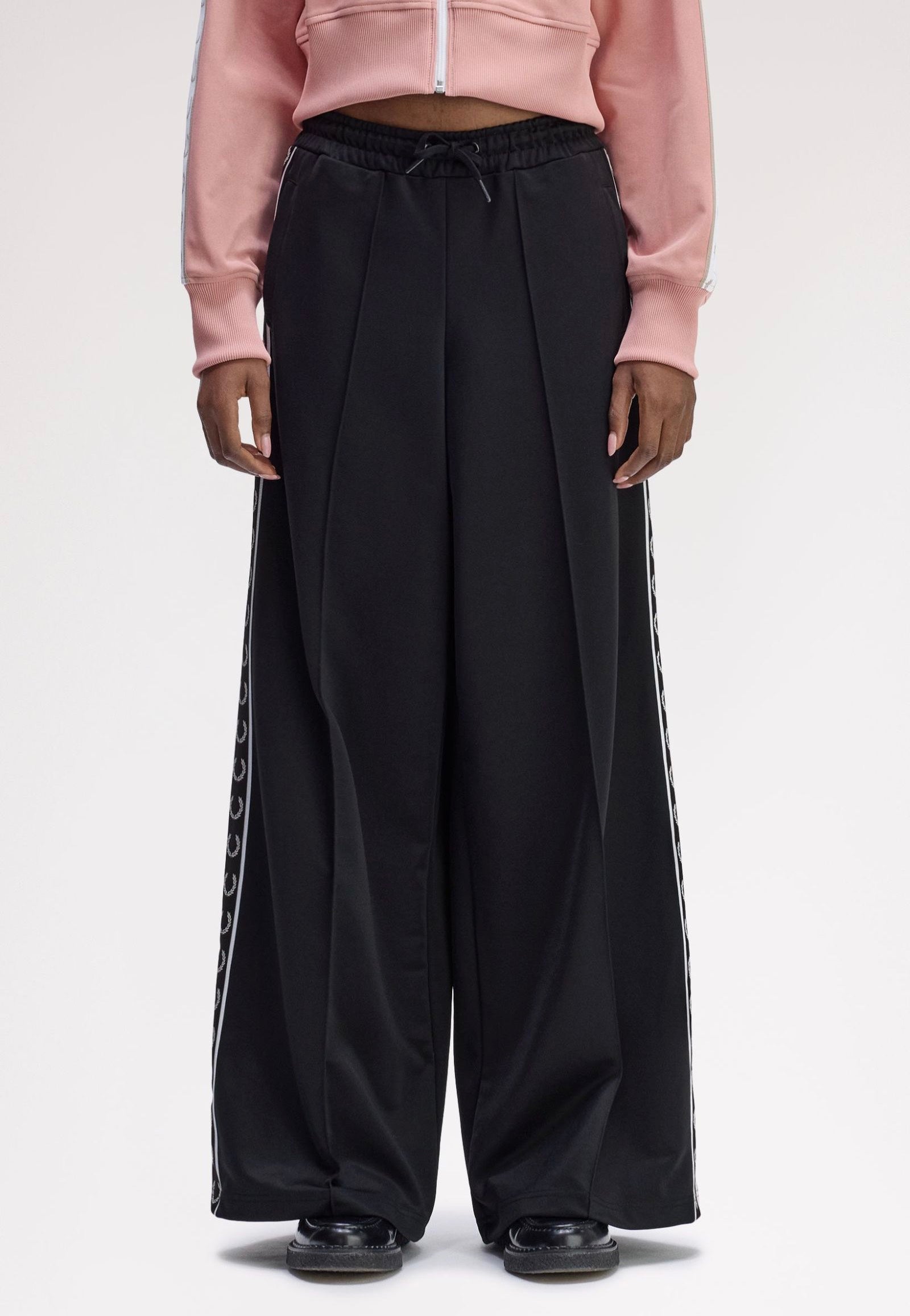 Fred Perry - Taped Track Black - Sweat Pants | Women-Image