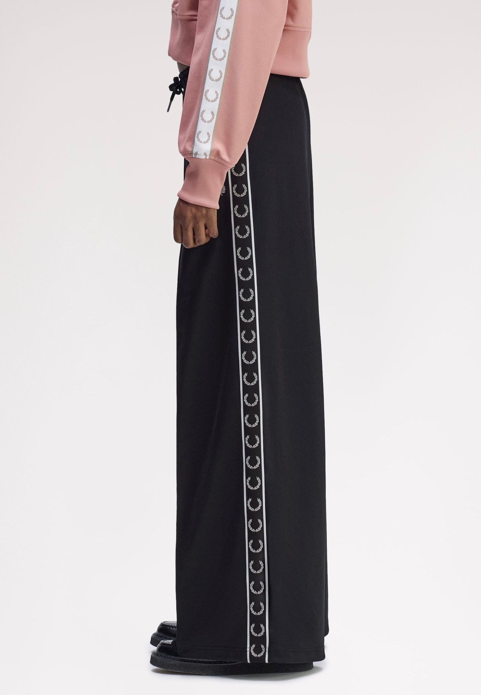 Fred Perry - Taped Track Black - Sweat Pants | Women-Image
