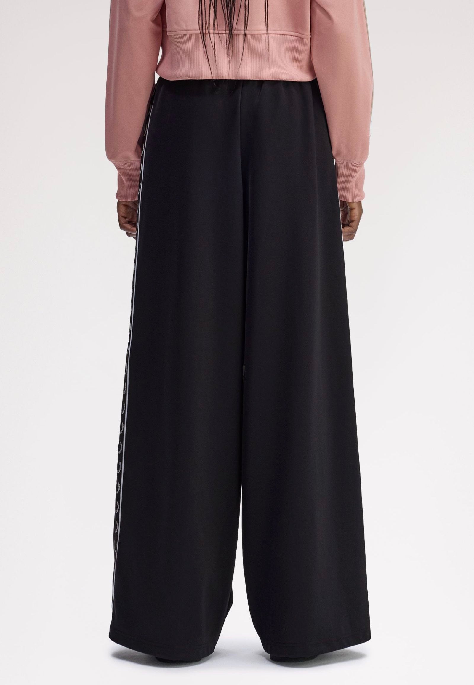 Fred Perry - Taped Track Black - Sweat Pants | Women-Image
