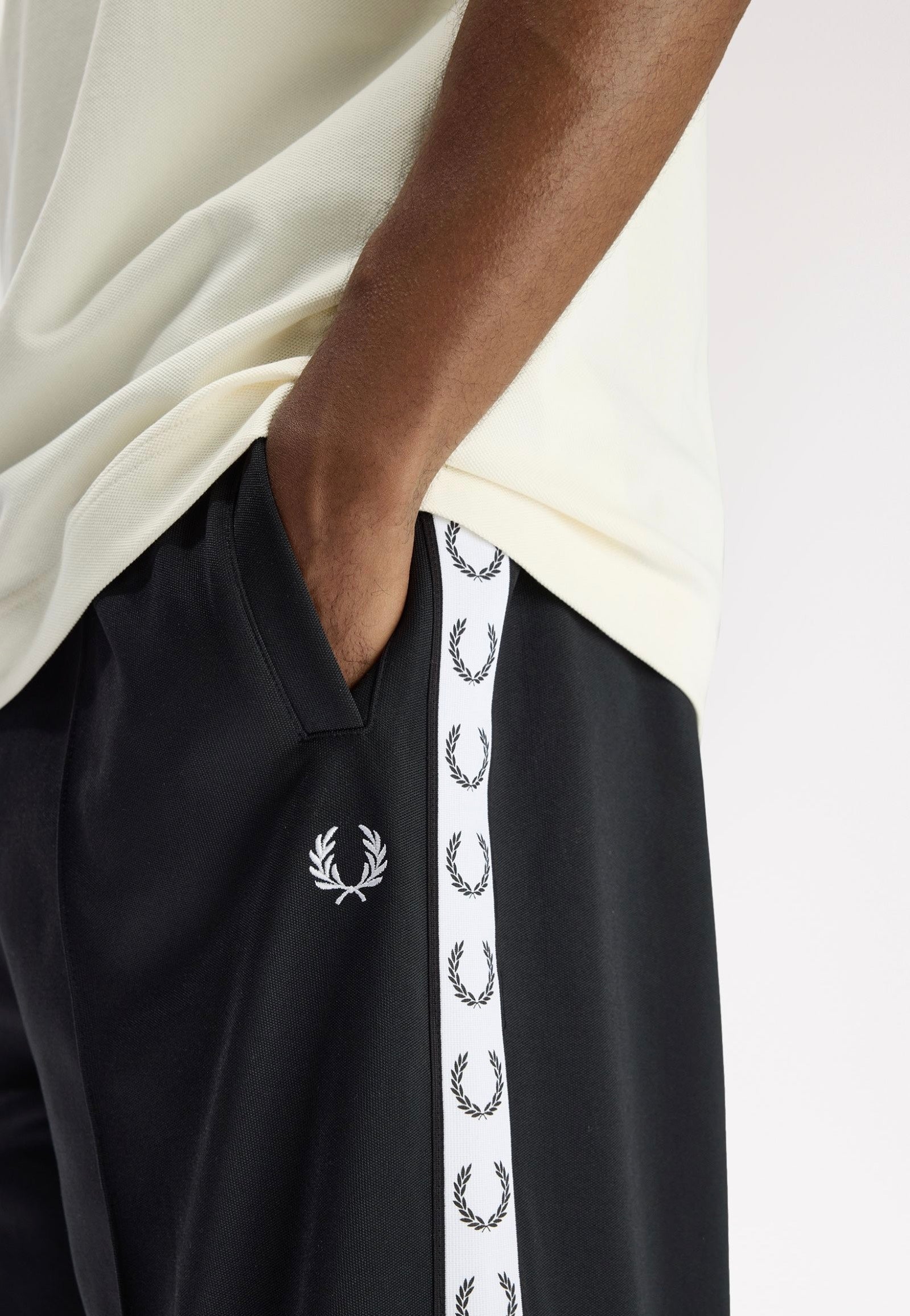 Fred Perry - Wide Leg Black - Sweat Pants | Men-Image