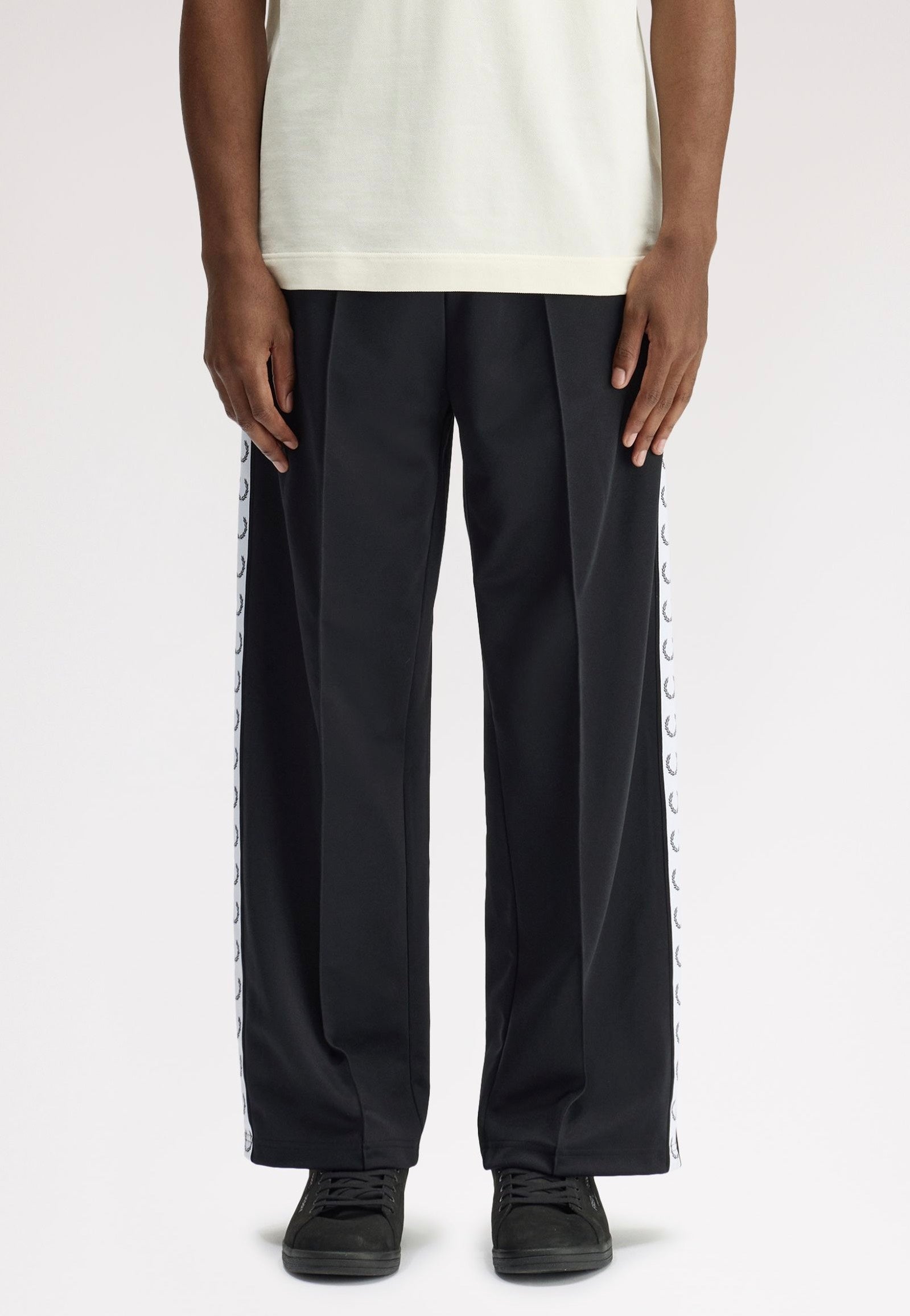 Fred Perry - Wide Leg Black - Sweat Pants | Men-Image