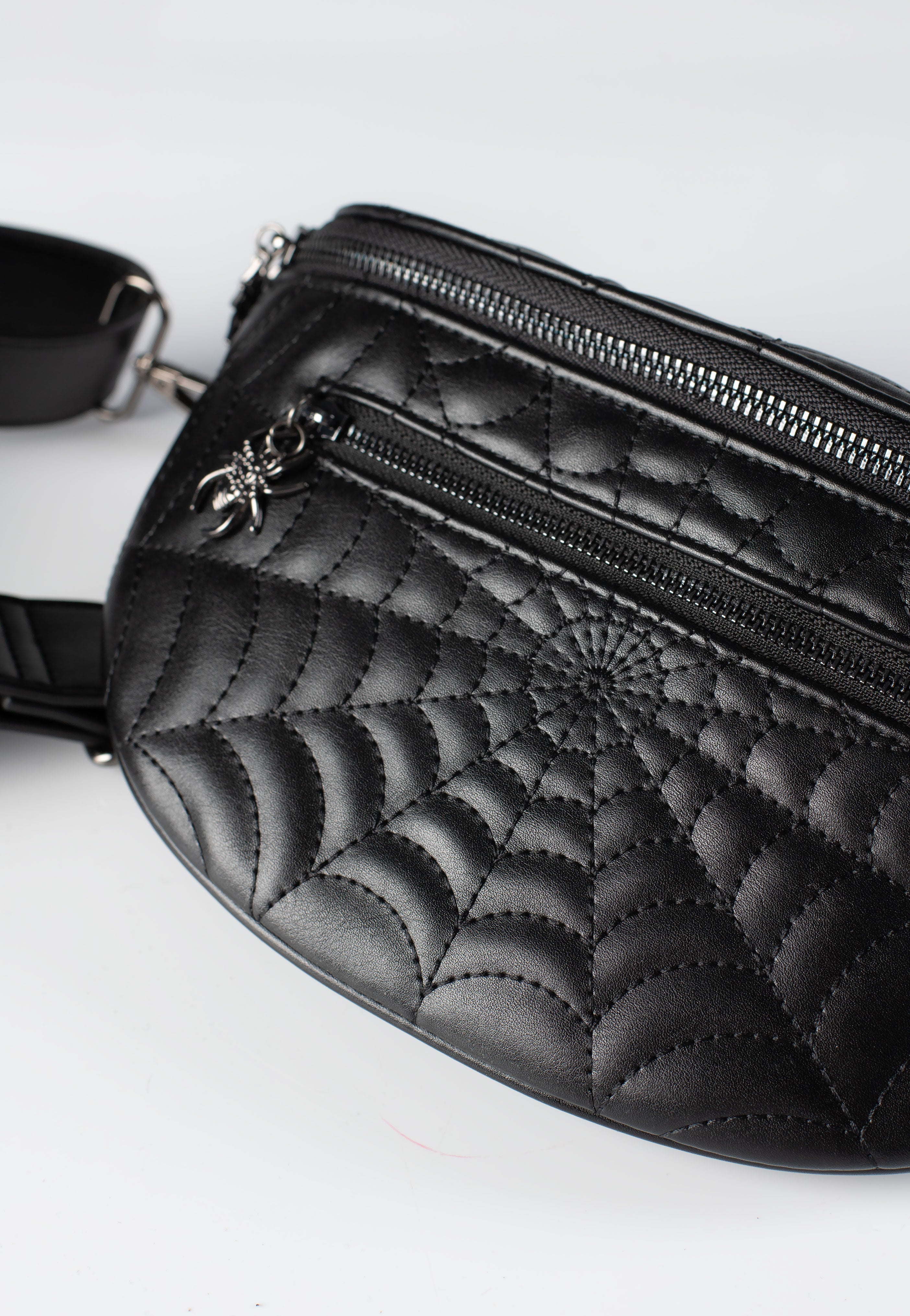 Foxblood - Web Fanny Black - Hip Bag | Women-Image