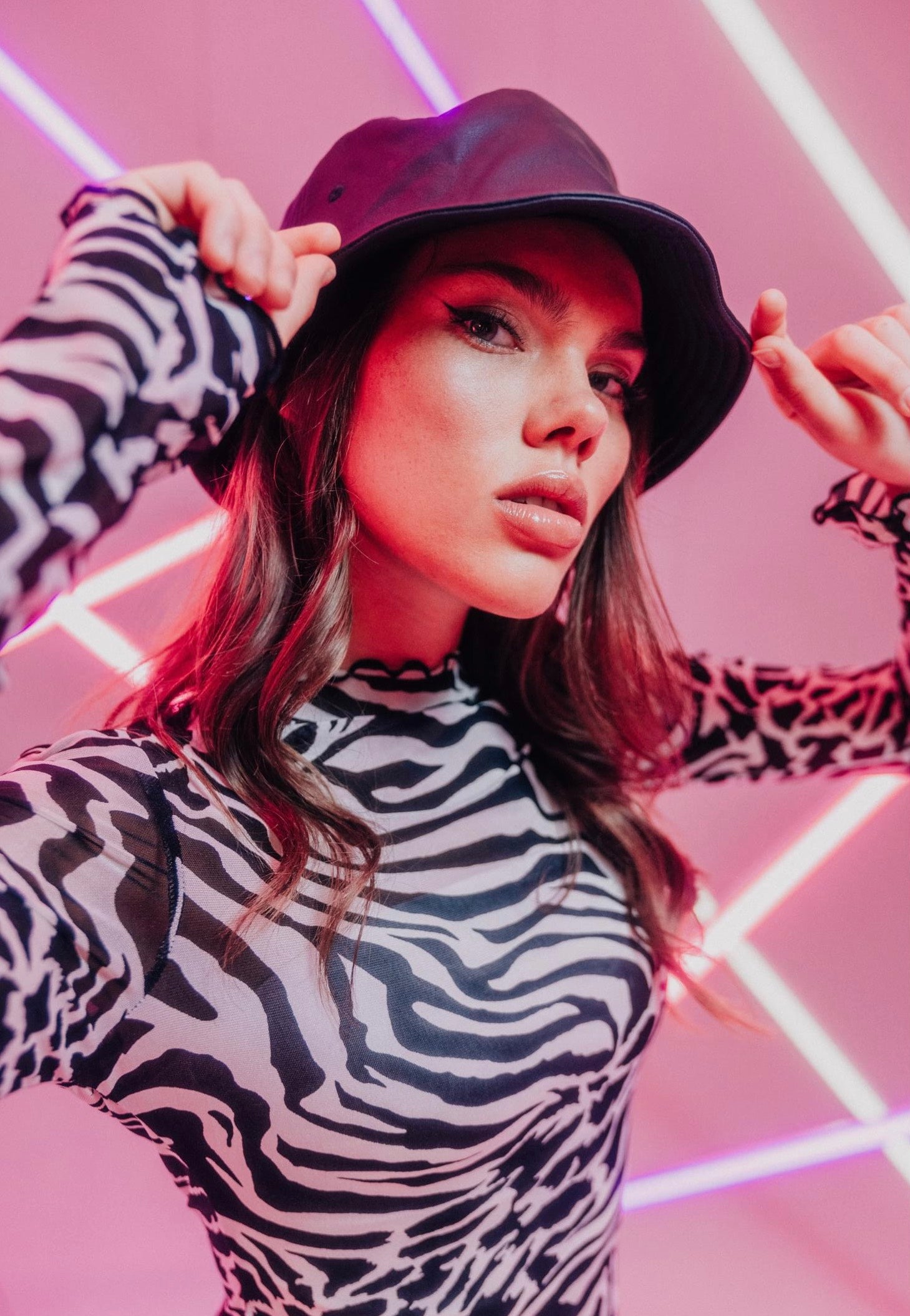 Urban Classics - AOP Mesh Turtleneck Black/White - Longsleeve | Women-Image