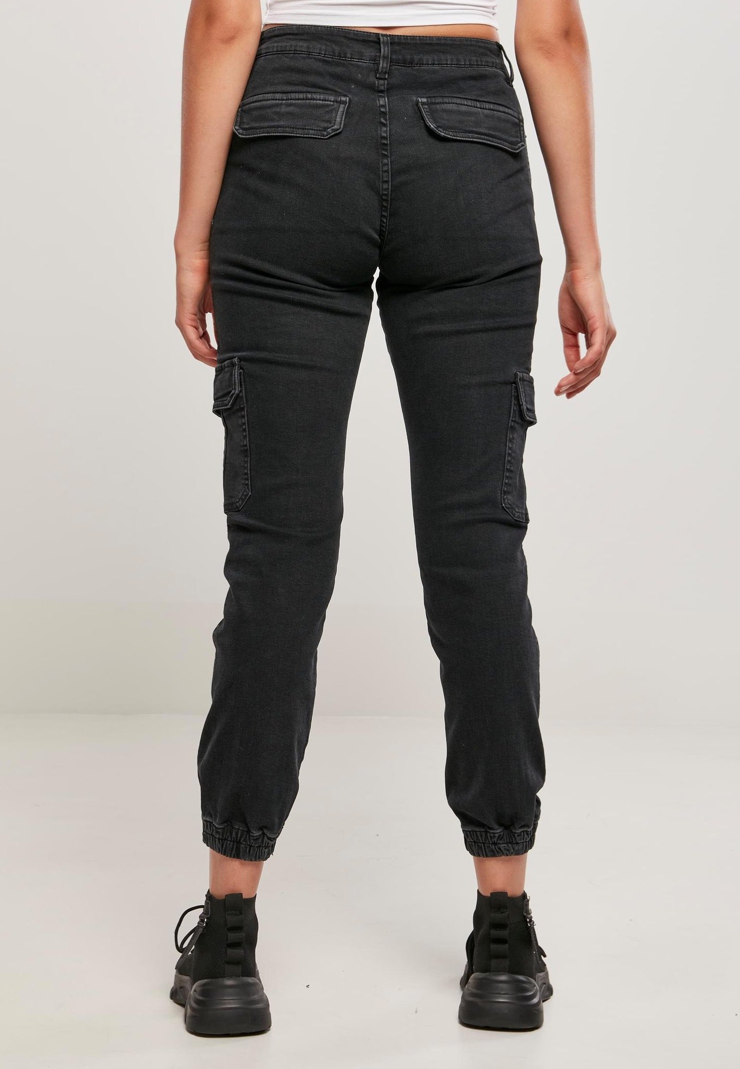 Urban Classics - Ladies Organic Stretch Denim Cargo Black Washed - Pants | Women-Image