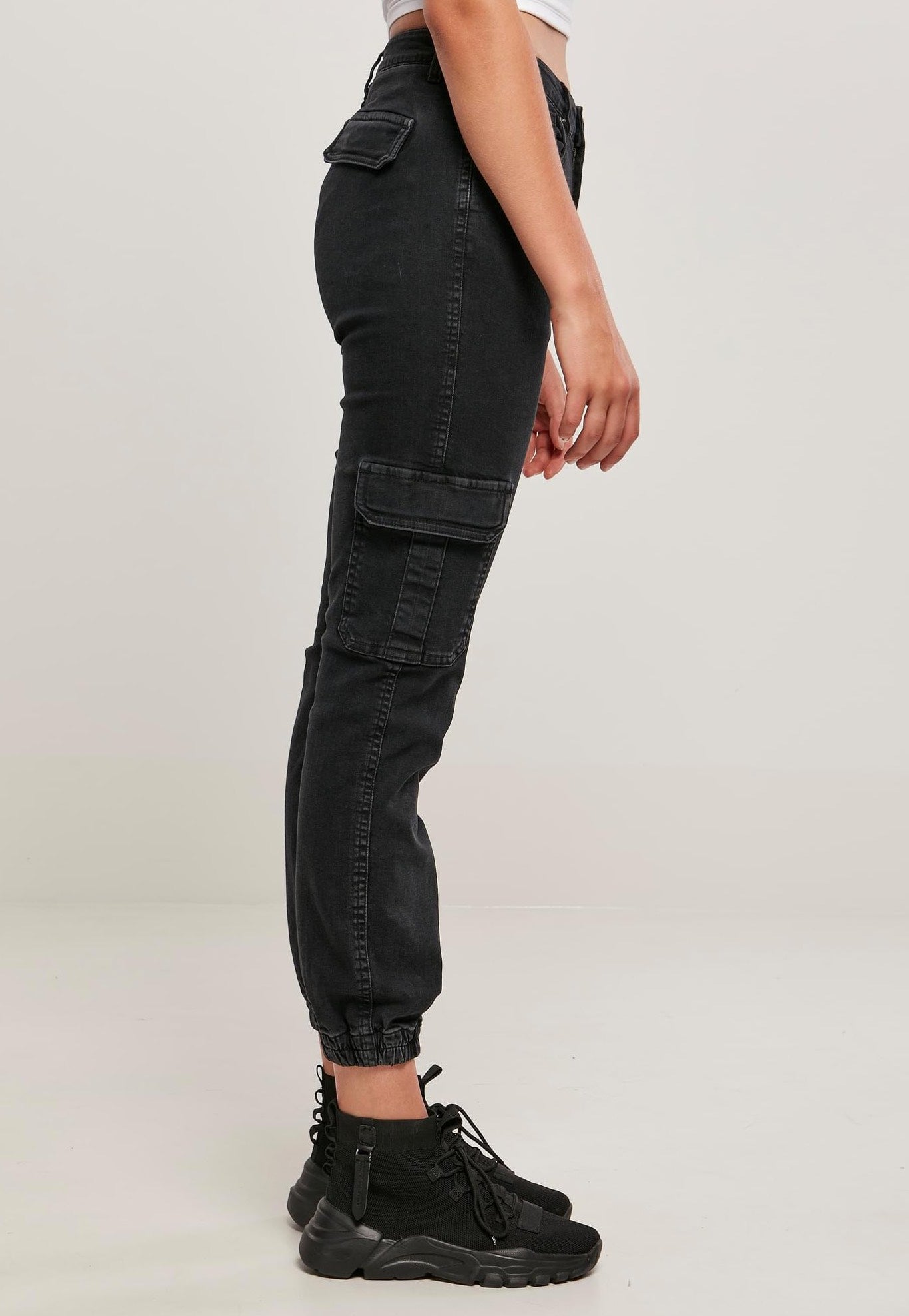 Urban Classics - Ladies Organic Stretch Denim Cargo Black Washed - Pants | Women-Image