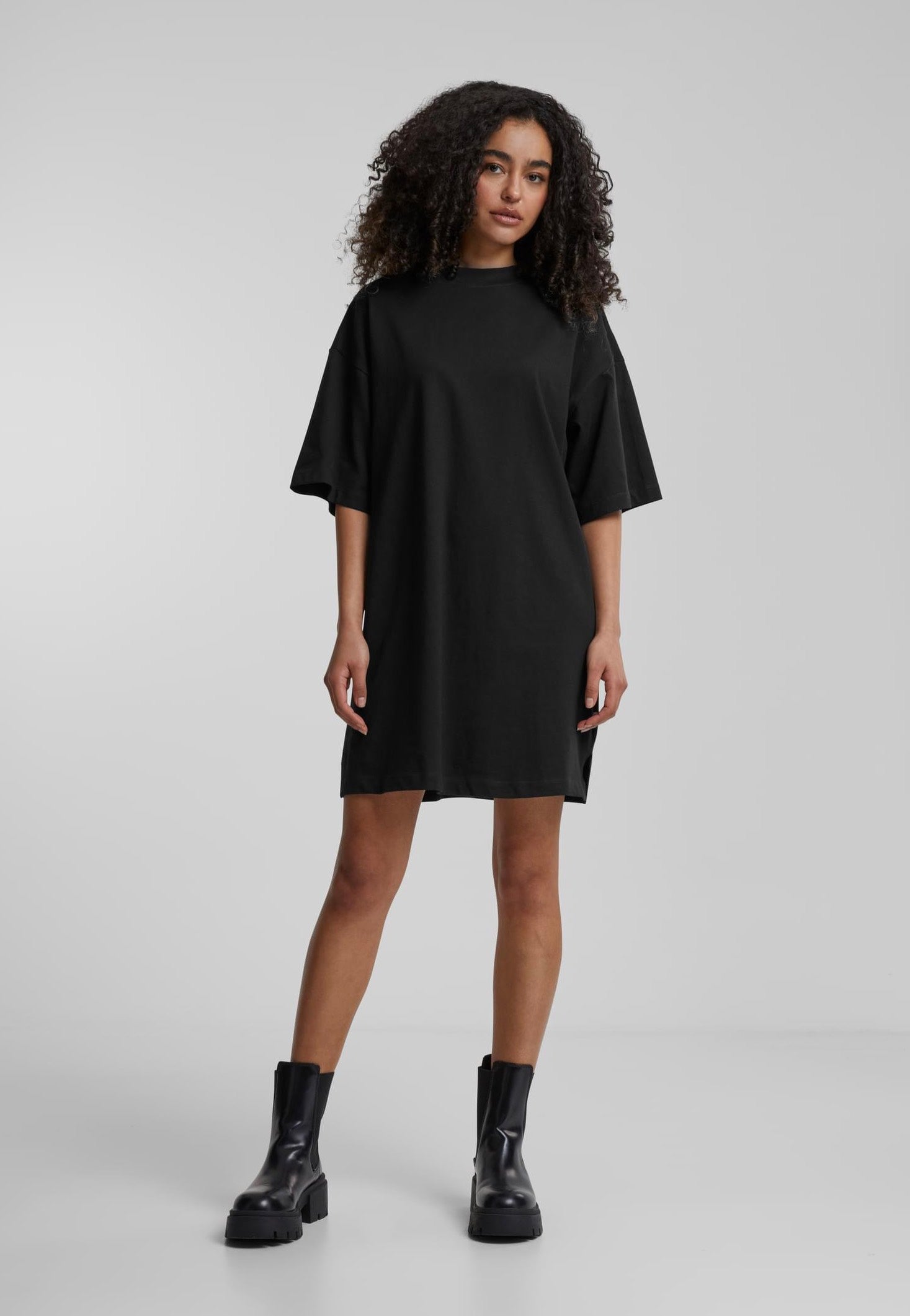 Urban Classics - Ladies Organic Heavy Oversized Tee Black - Dress | Women-Image